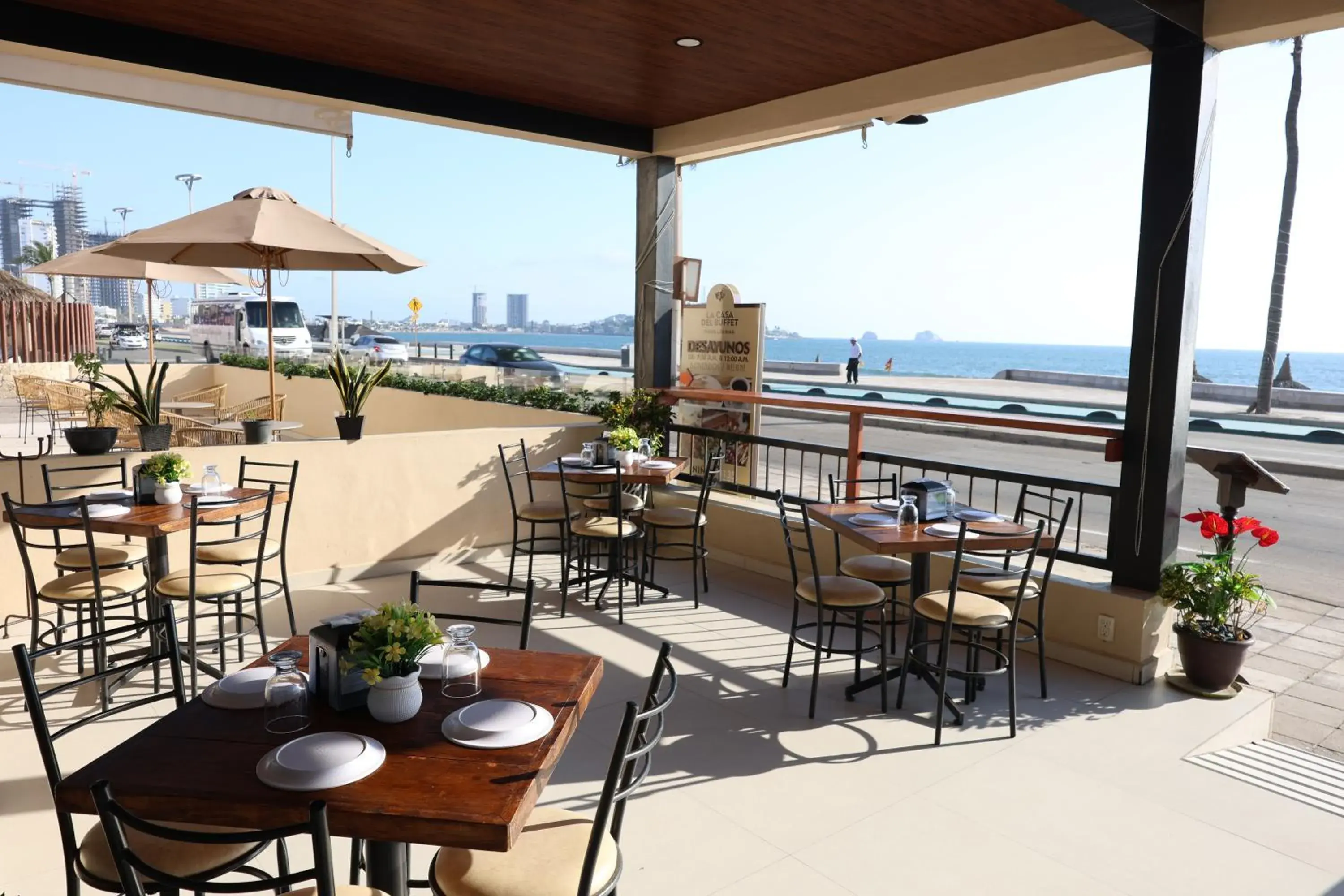 Restaurant/places to eat in Hotel Sands Arenas Restaurant/places to eat in Hotel Sands Arenas