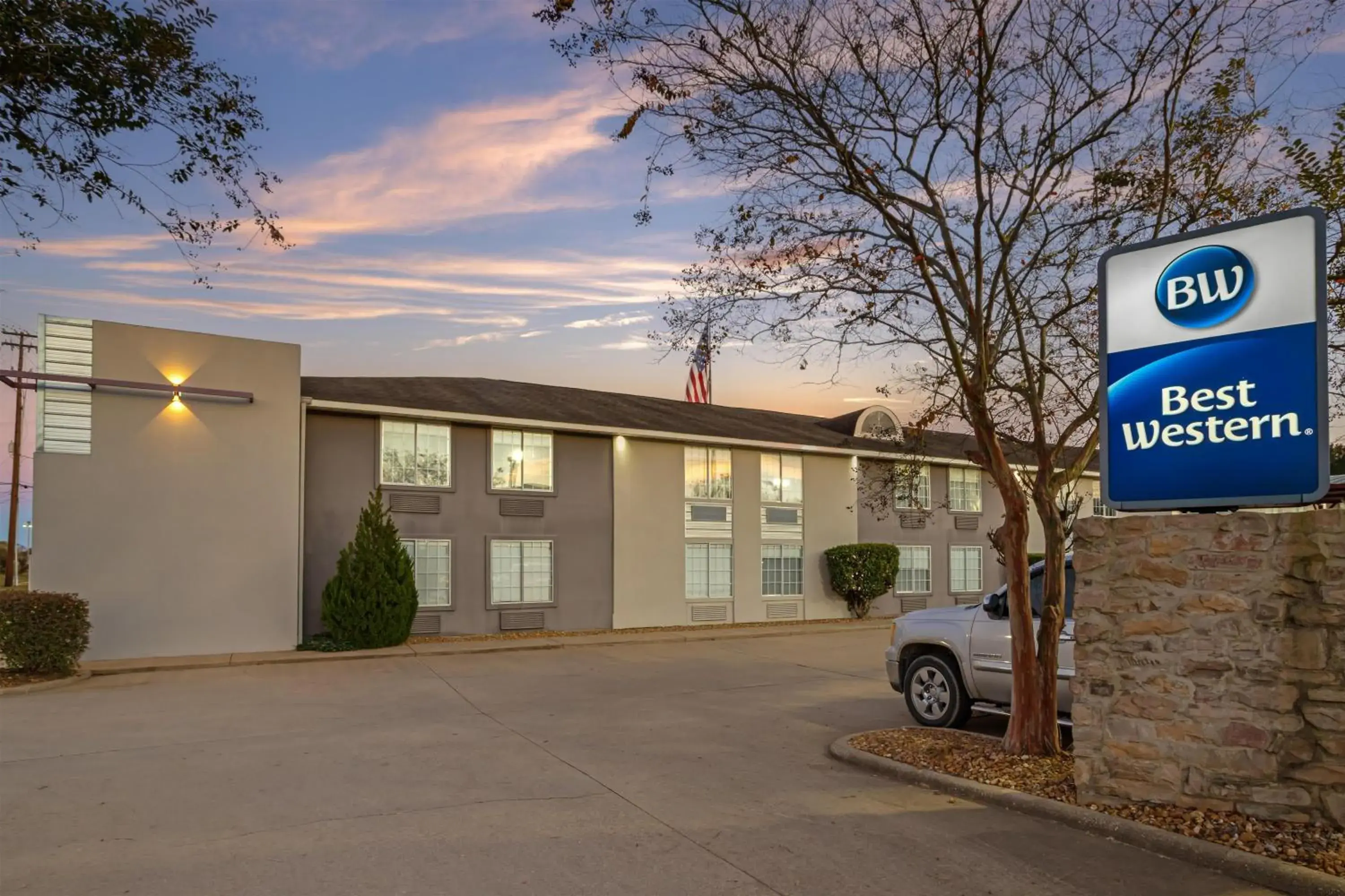 Property building in Best Western Natchitoches Inn Property building in Best Western Natchitoches Inn