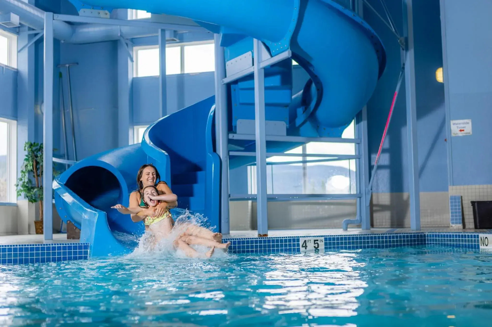 Swimming pool in Stoney Nakoda Resort & Casino Swimming pool in Stoney Nakoda Resort & Casino