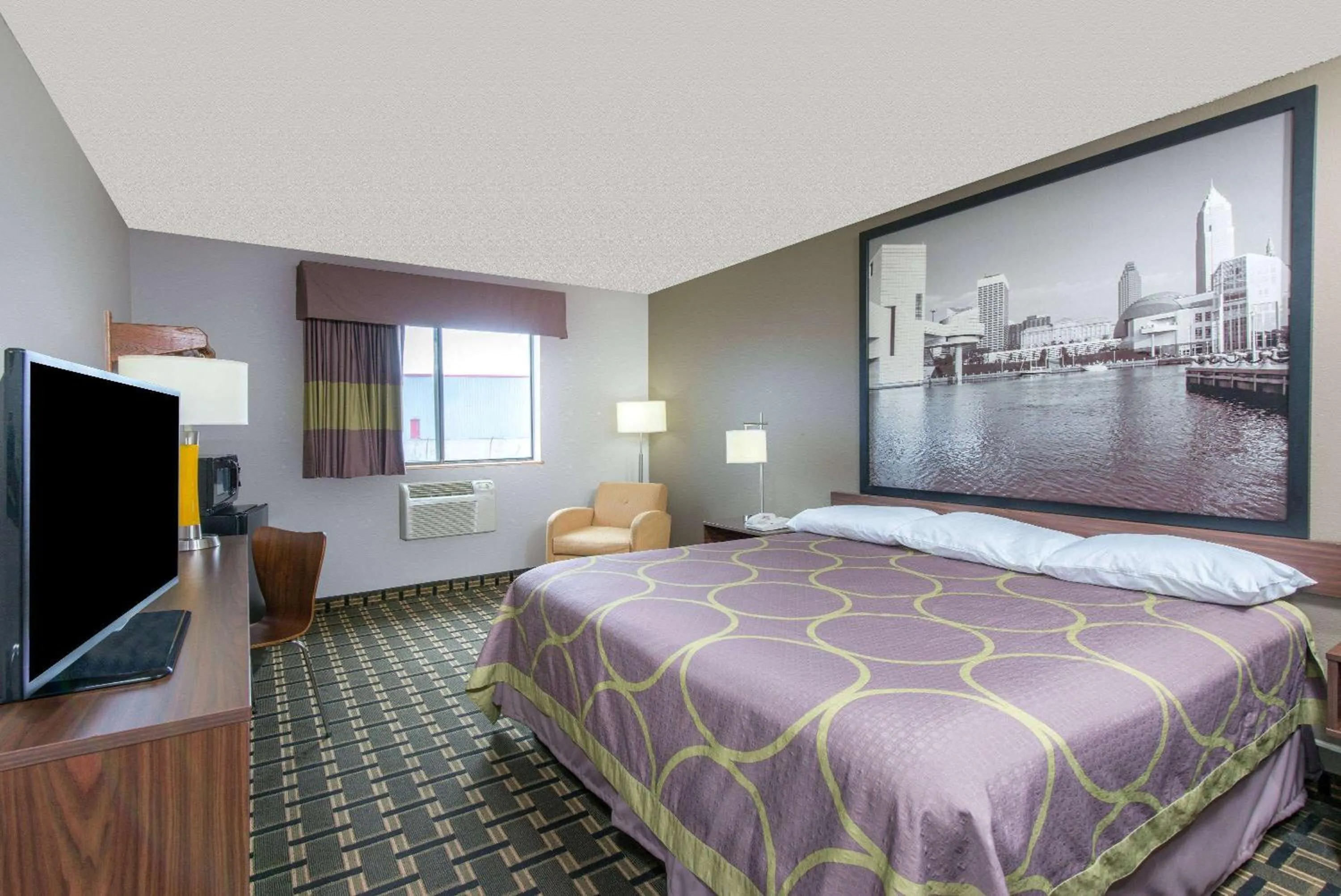 Photo of the whole room, Bed in Super 8 by Wyndham Youngstown/Austintown