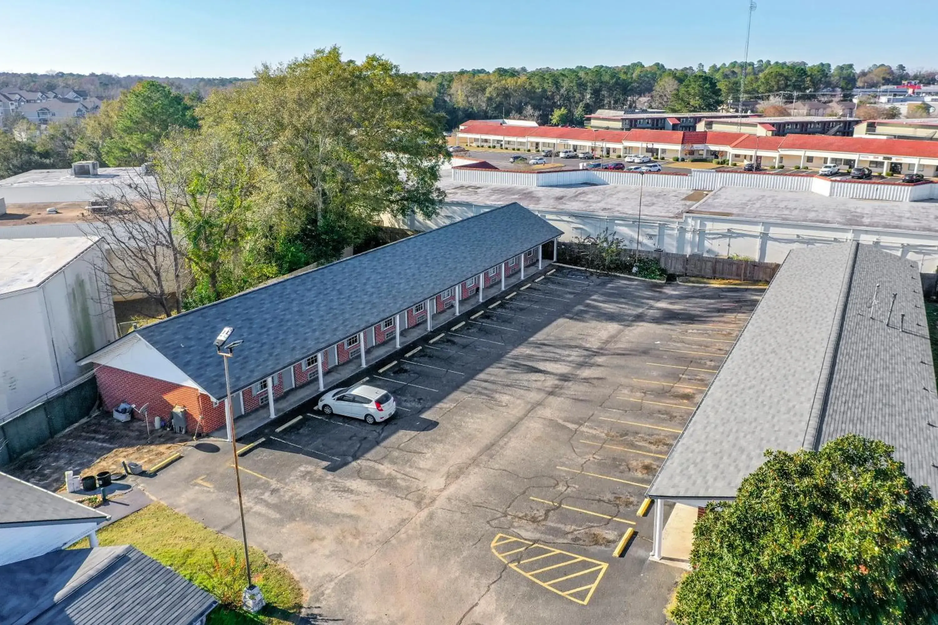 Property building in Adams Inn Property building in Adams Inn
