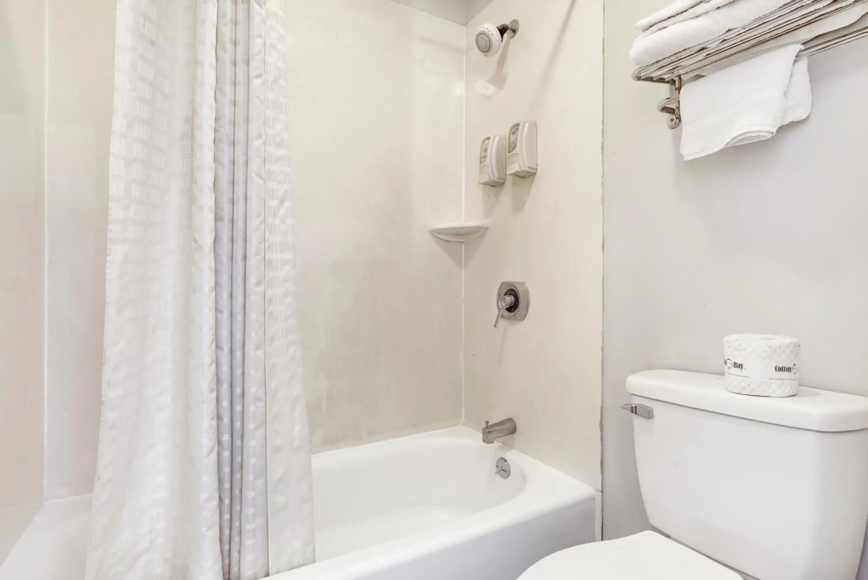 King Room - Smoking in Adams Inn King Room - Smoking in Adams Inn