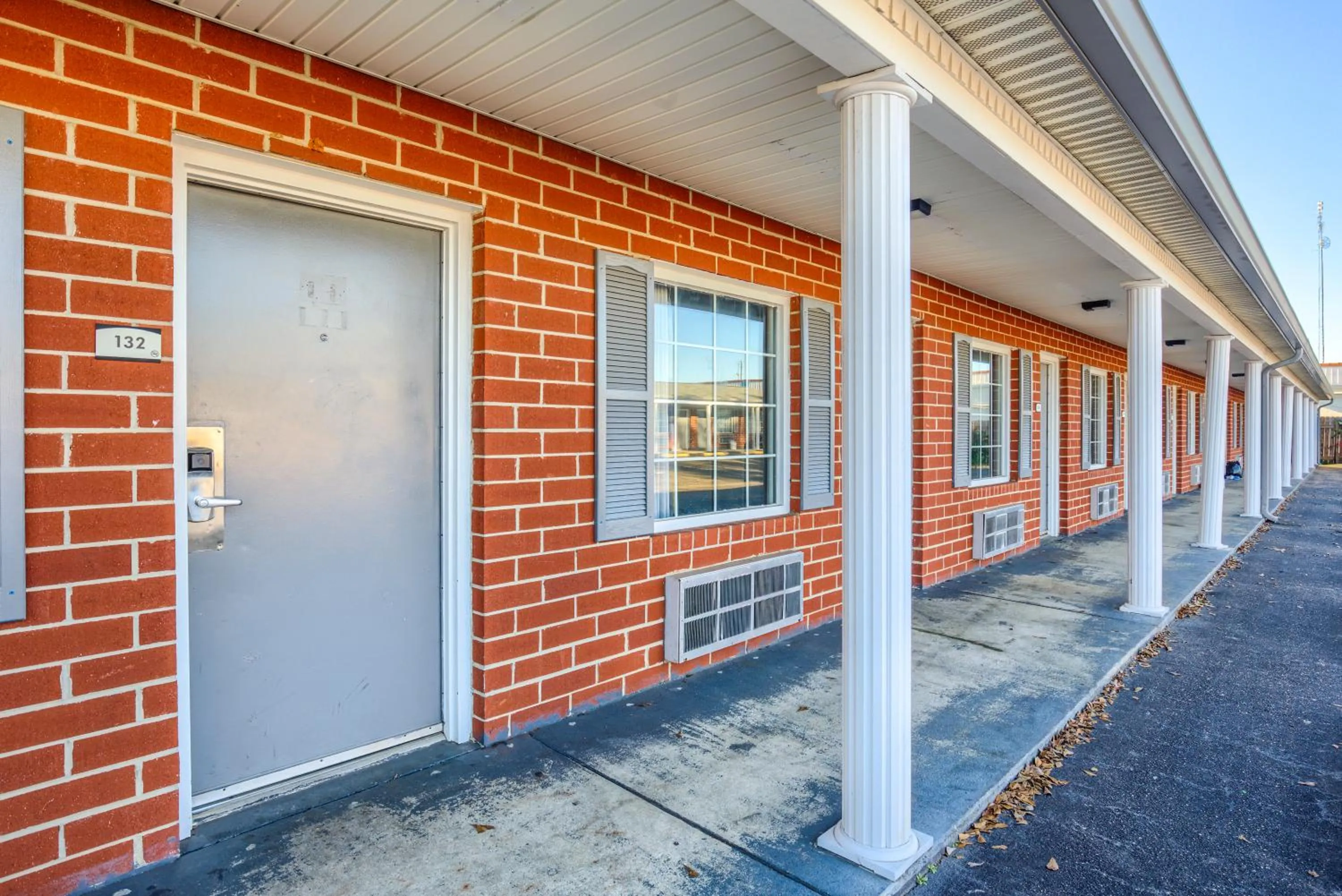 Property building in Adams Inn