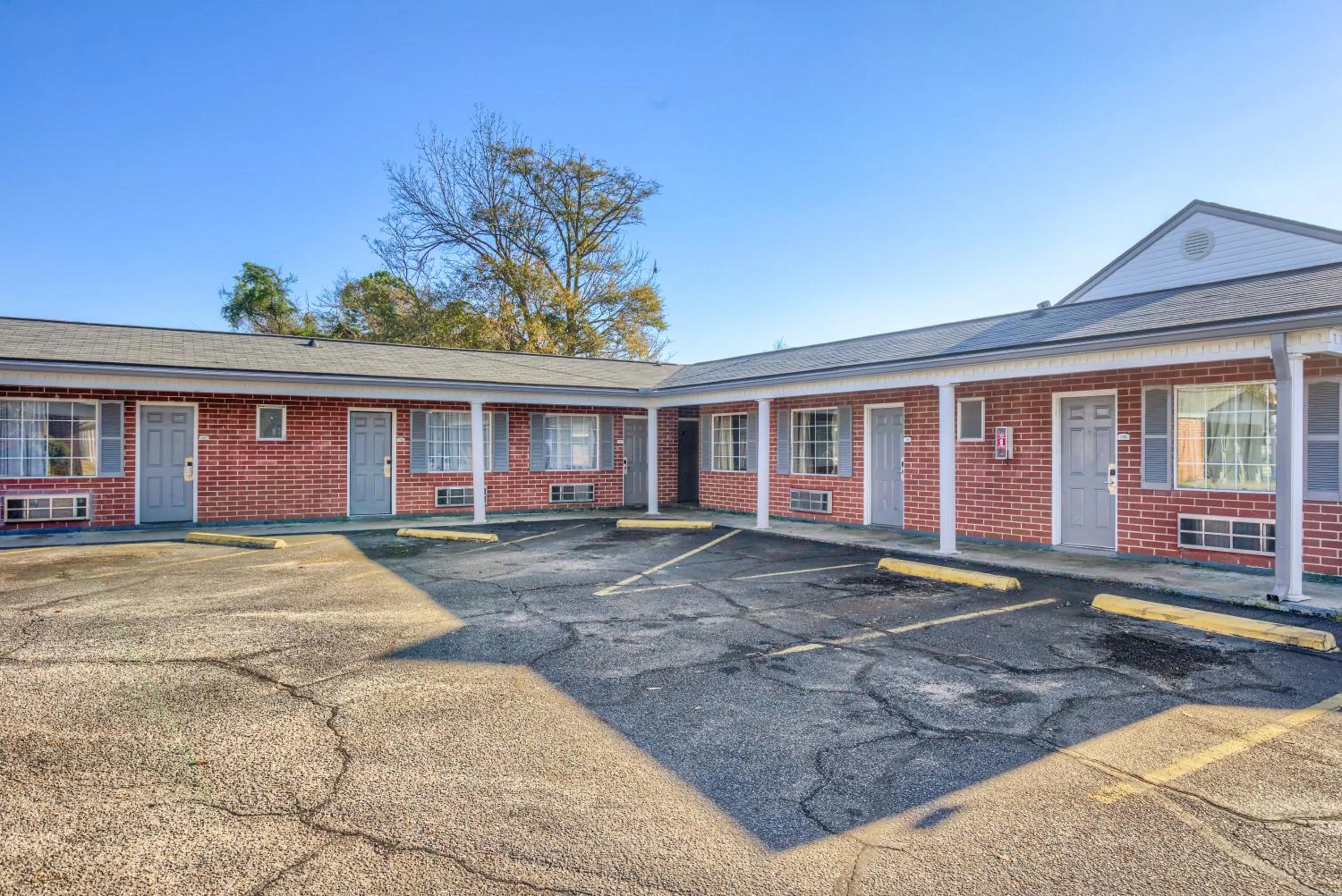 Property building in Adams Inn