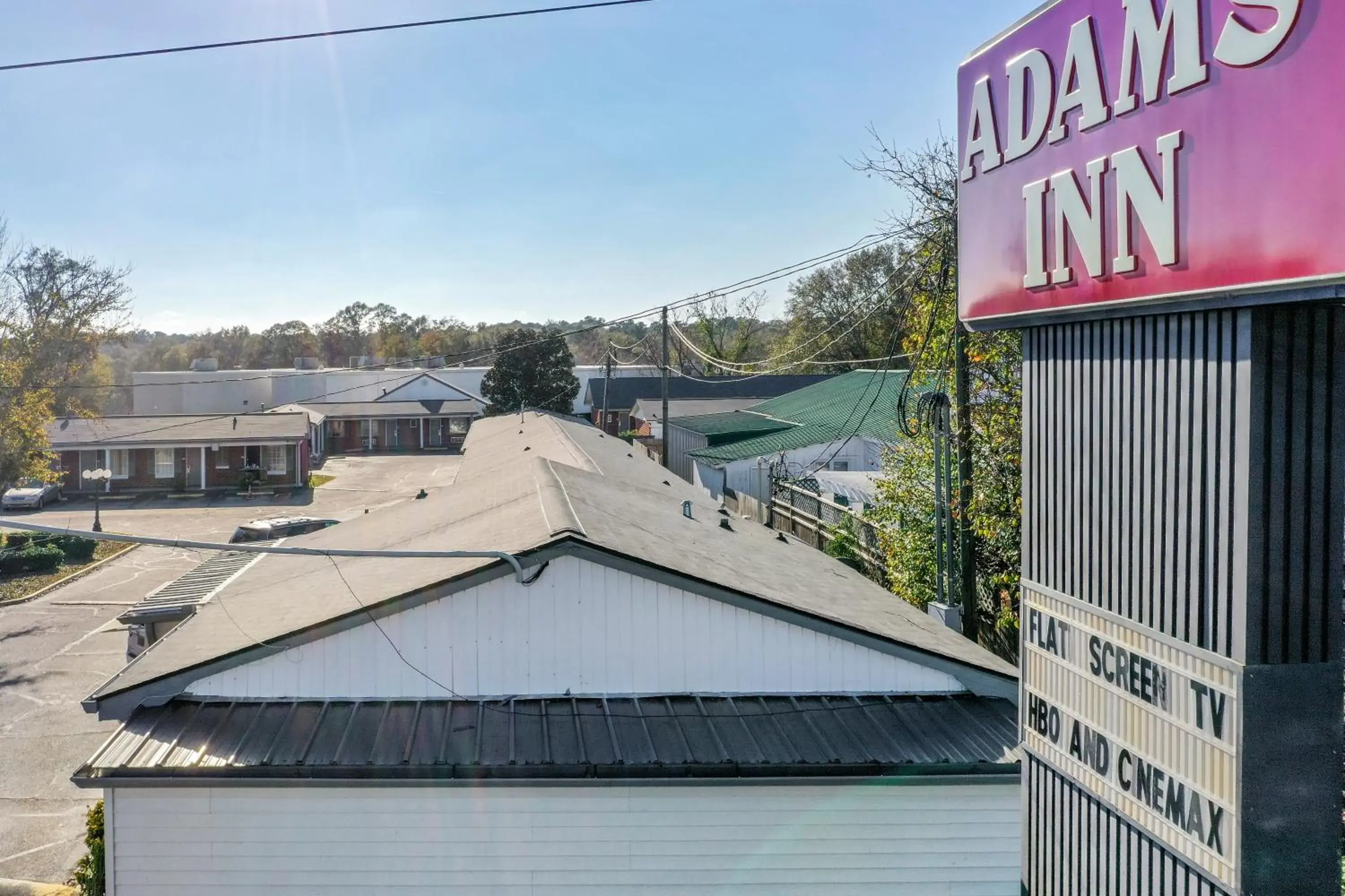 Property building in Adams Inn Property building in Adams Inn