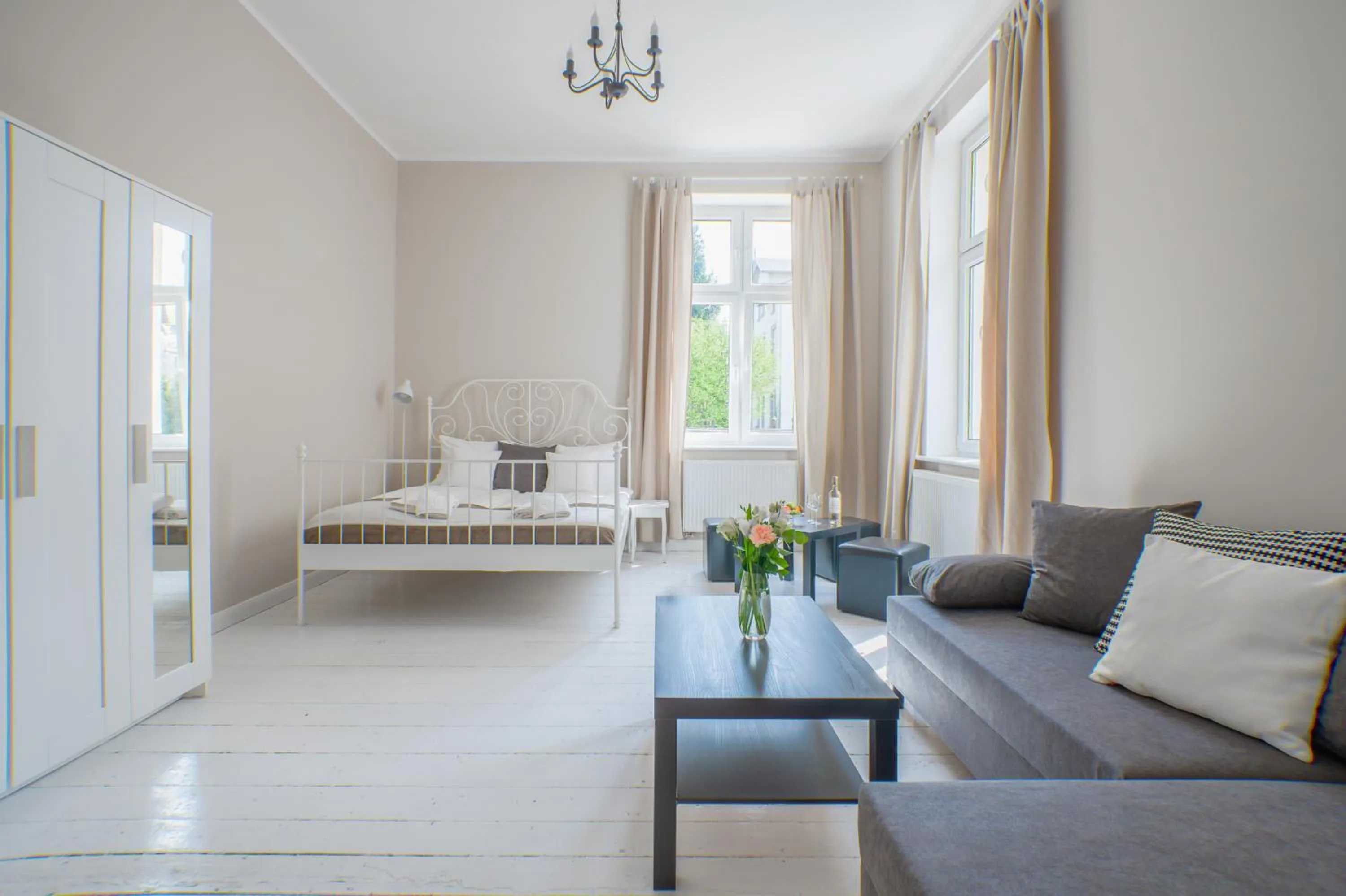 Bedroom, Bed in Riviera Residence Apartments