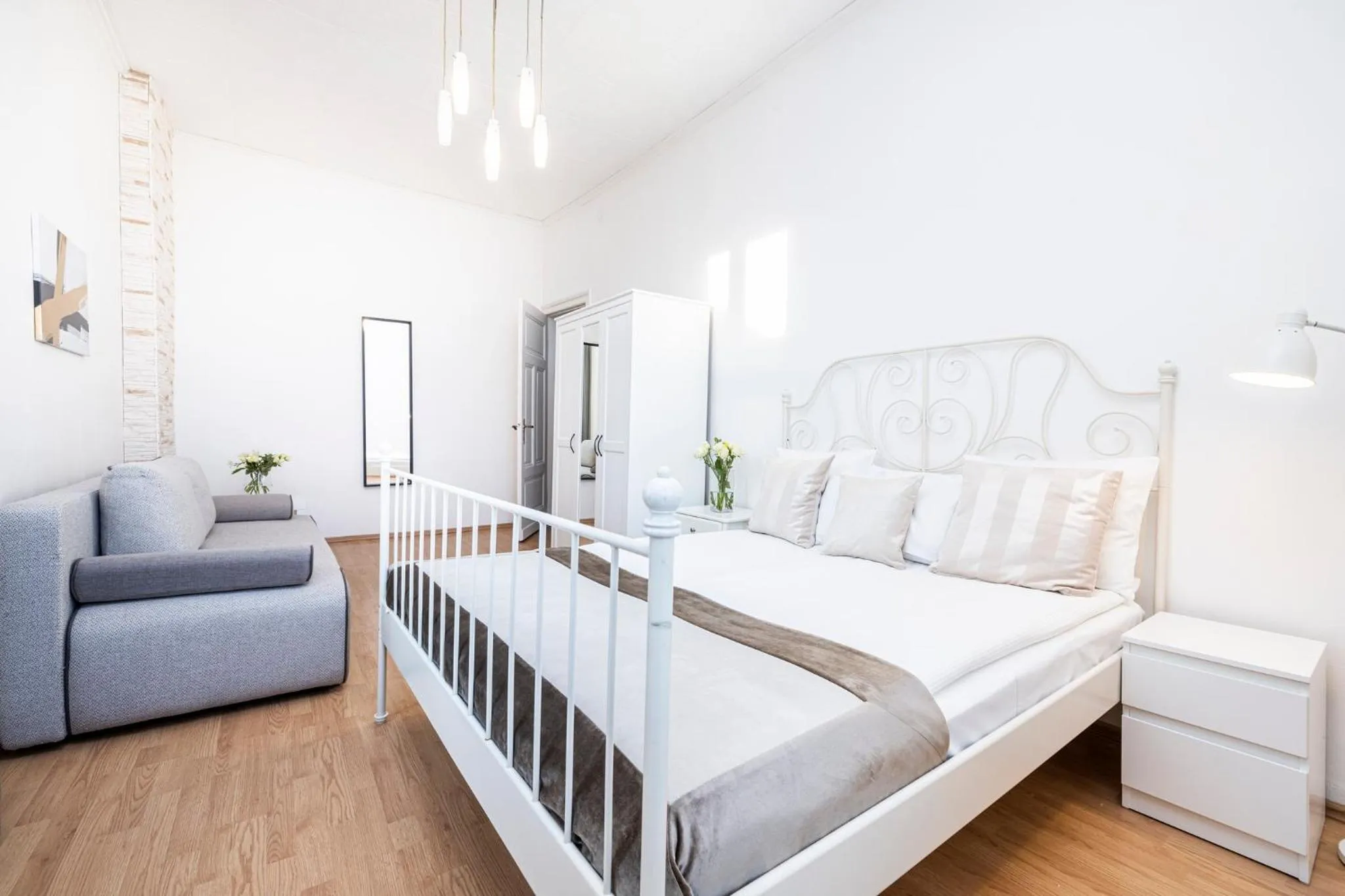 Bedroom, Bed in Riviera Residence Apartments