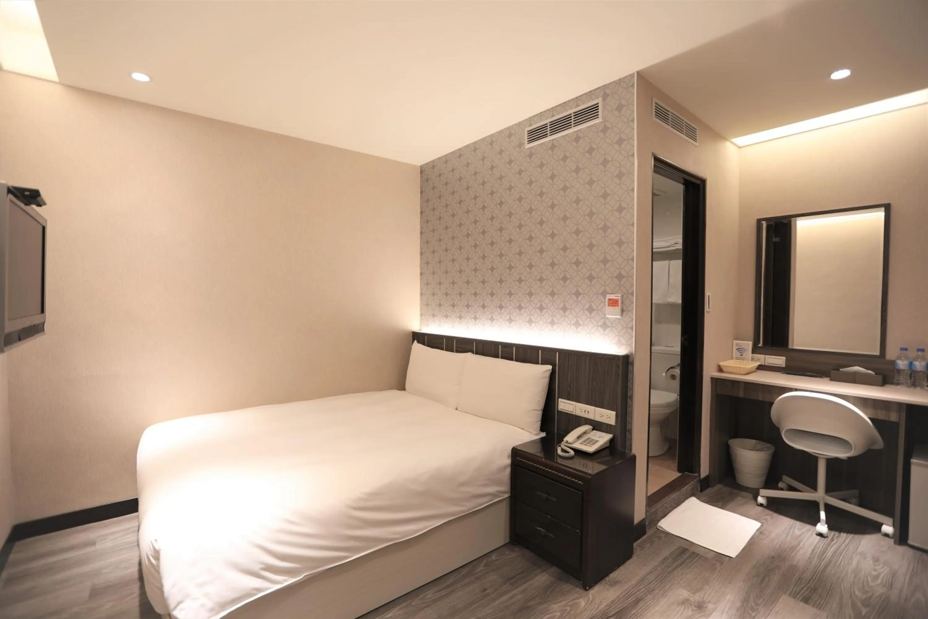 Bed in Chair Man Hotel