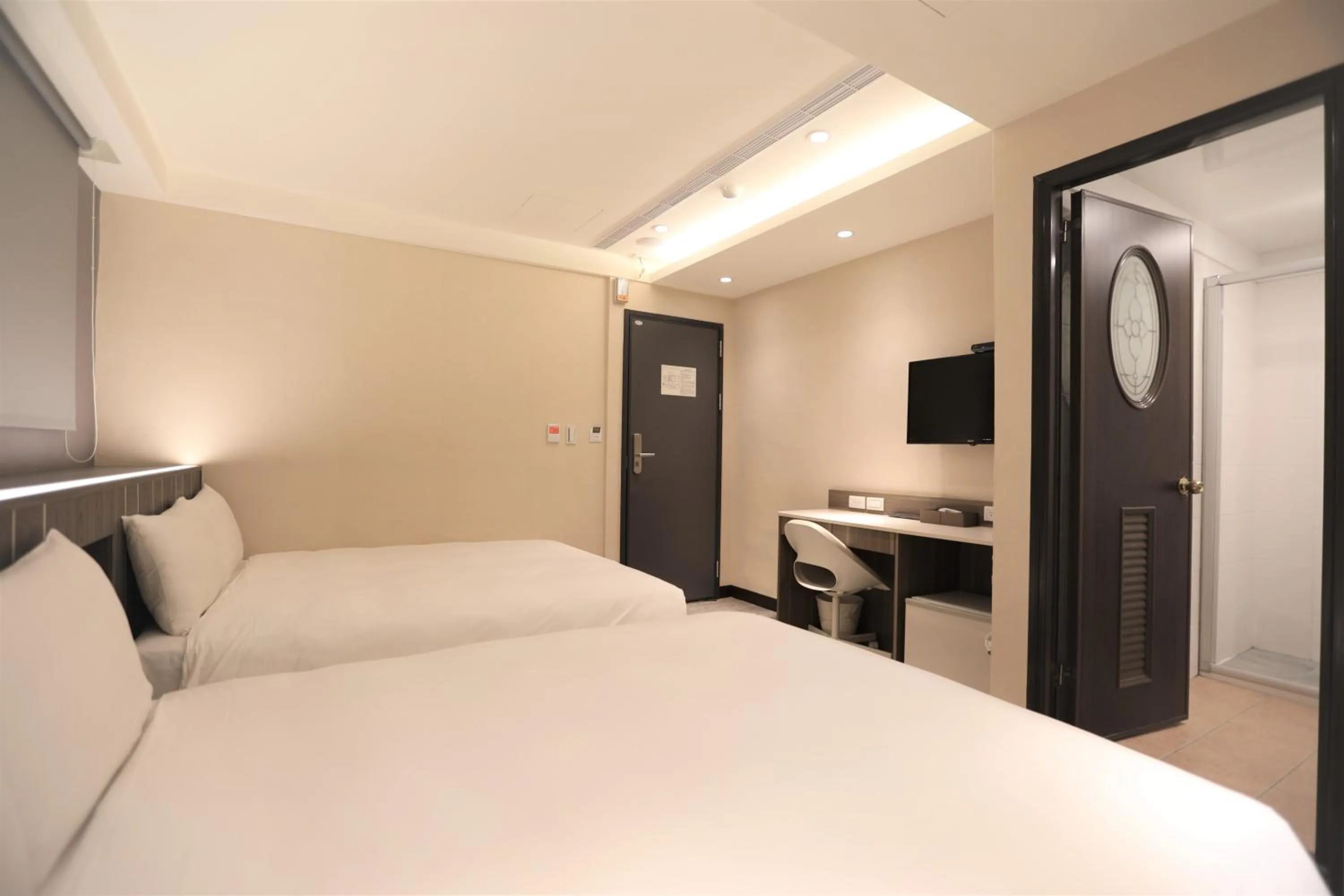 Bed in Chair Man Hotel