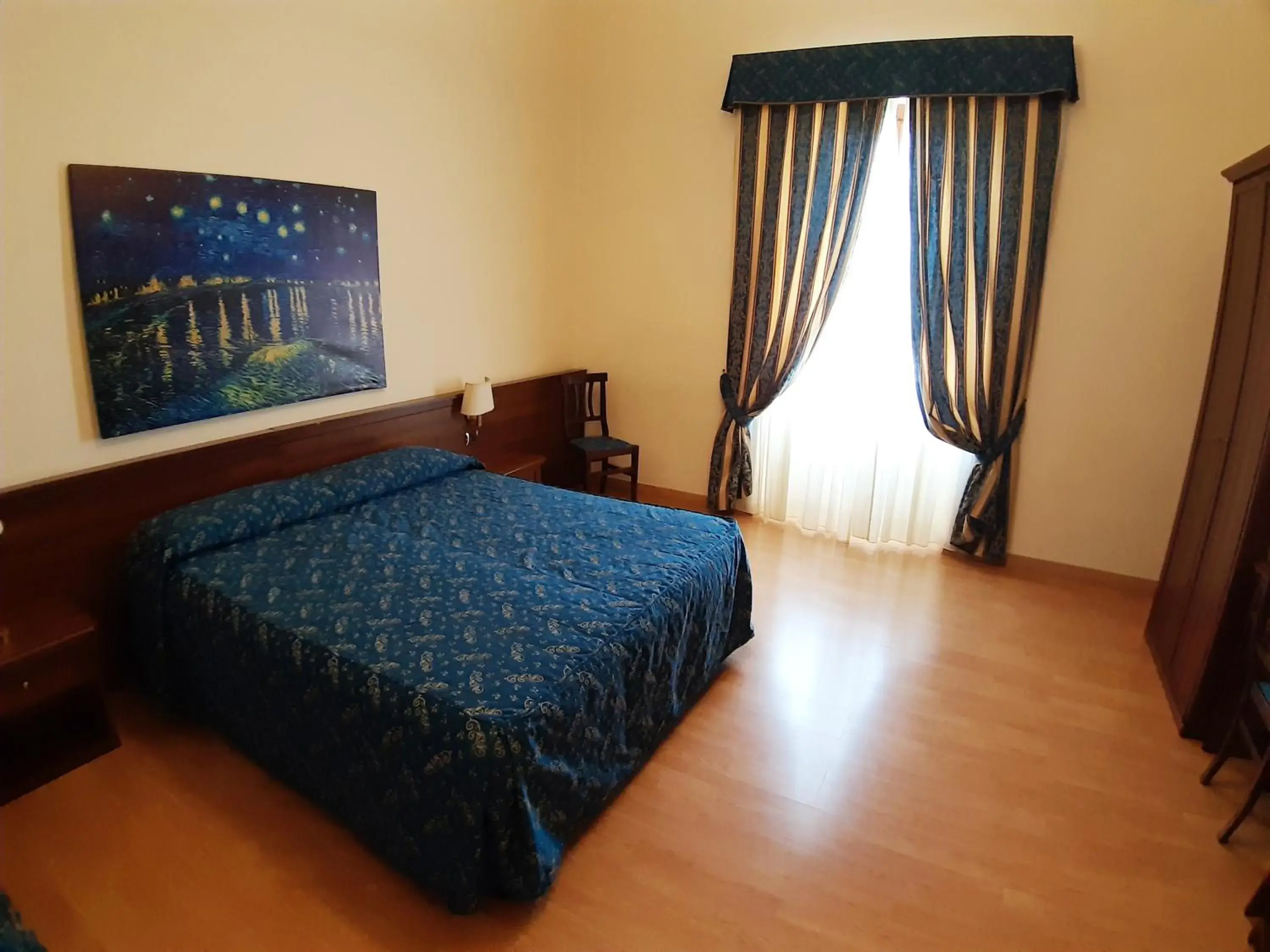 Double or Twin Room with Private Bathroom in Colosseo Roma Double or Twin Room with Private Bathroom in Colosseo Roma