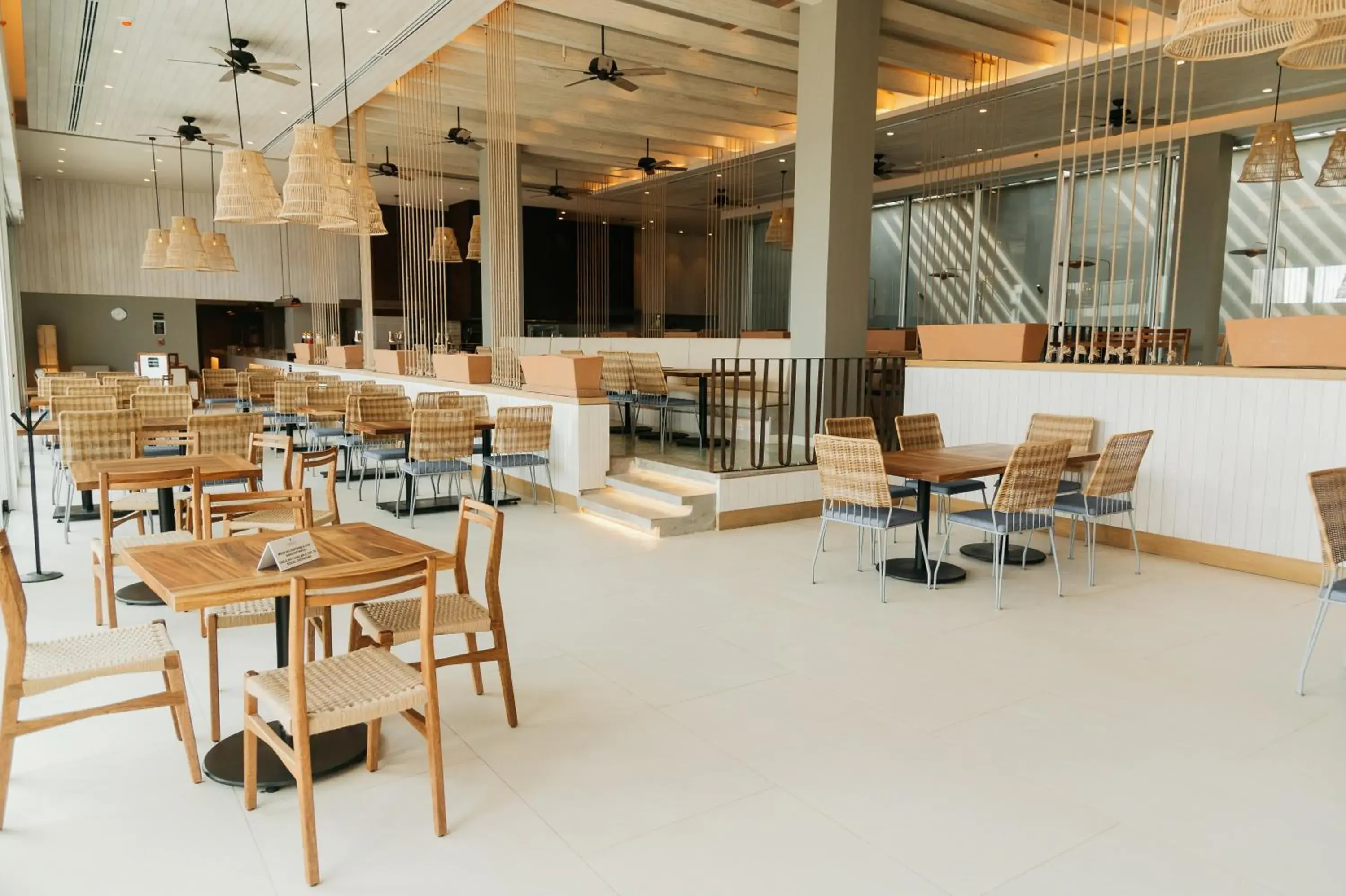 Restaurant/places to eat in Emporio Cancun - Buy All Inclusive Option Restaurant/places to eat in Emporio Cancun - Buy All Inclusive Option