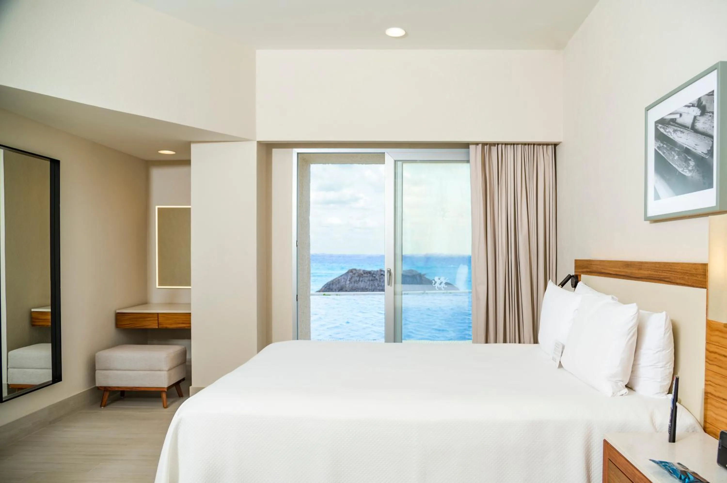 Bed in Emporio Cancun - Buy All Inclusive Option