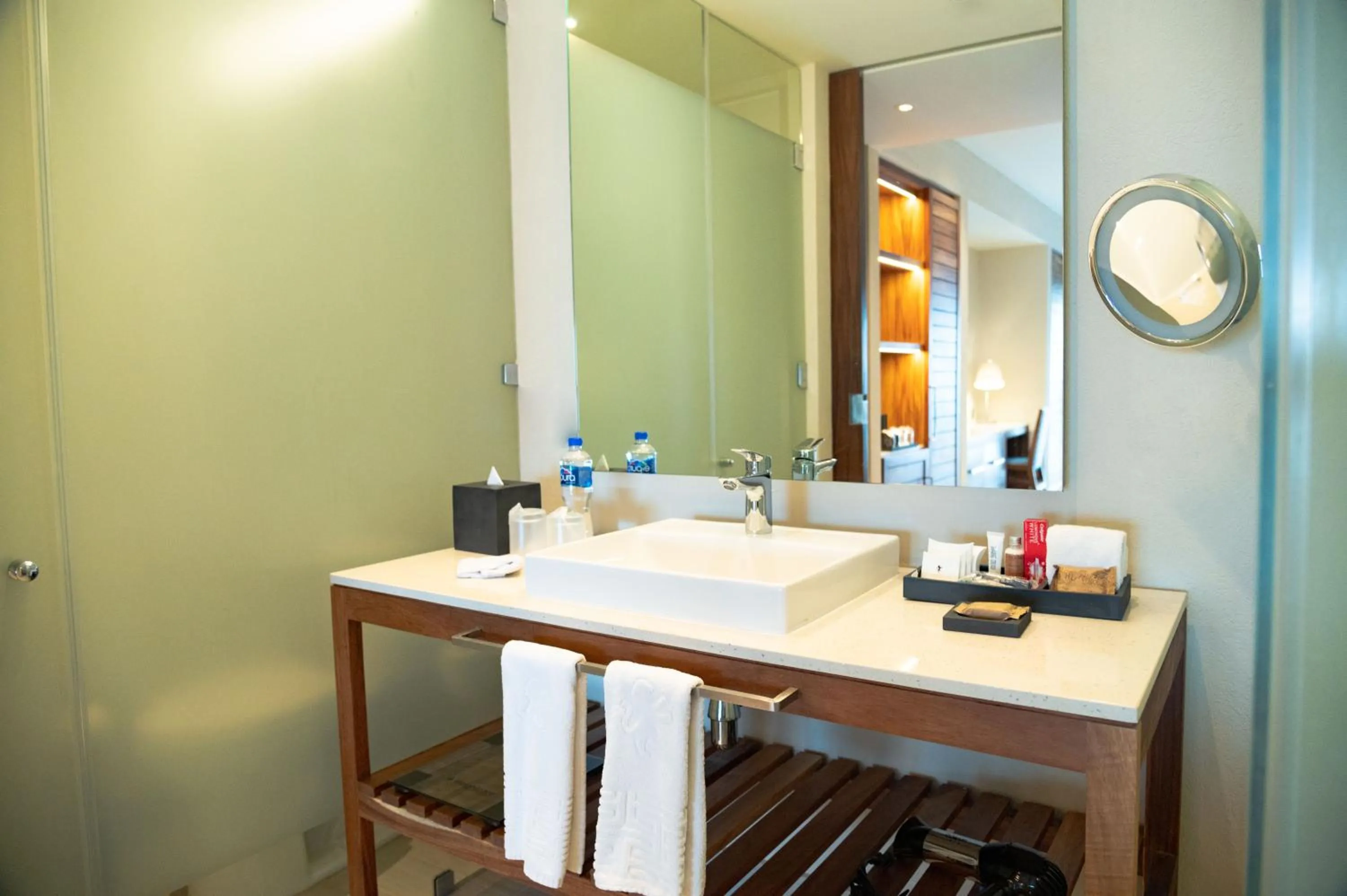 Bathroom in Emporio Cancun - Buy All Inclusive Option