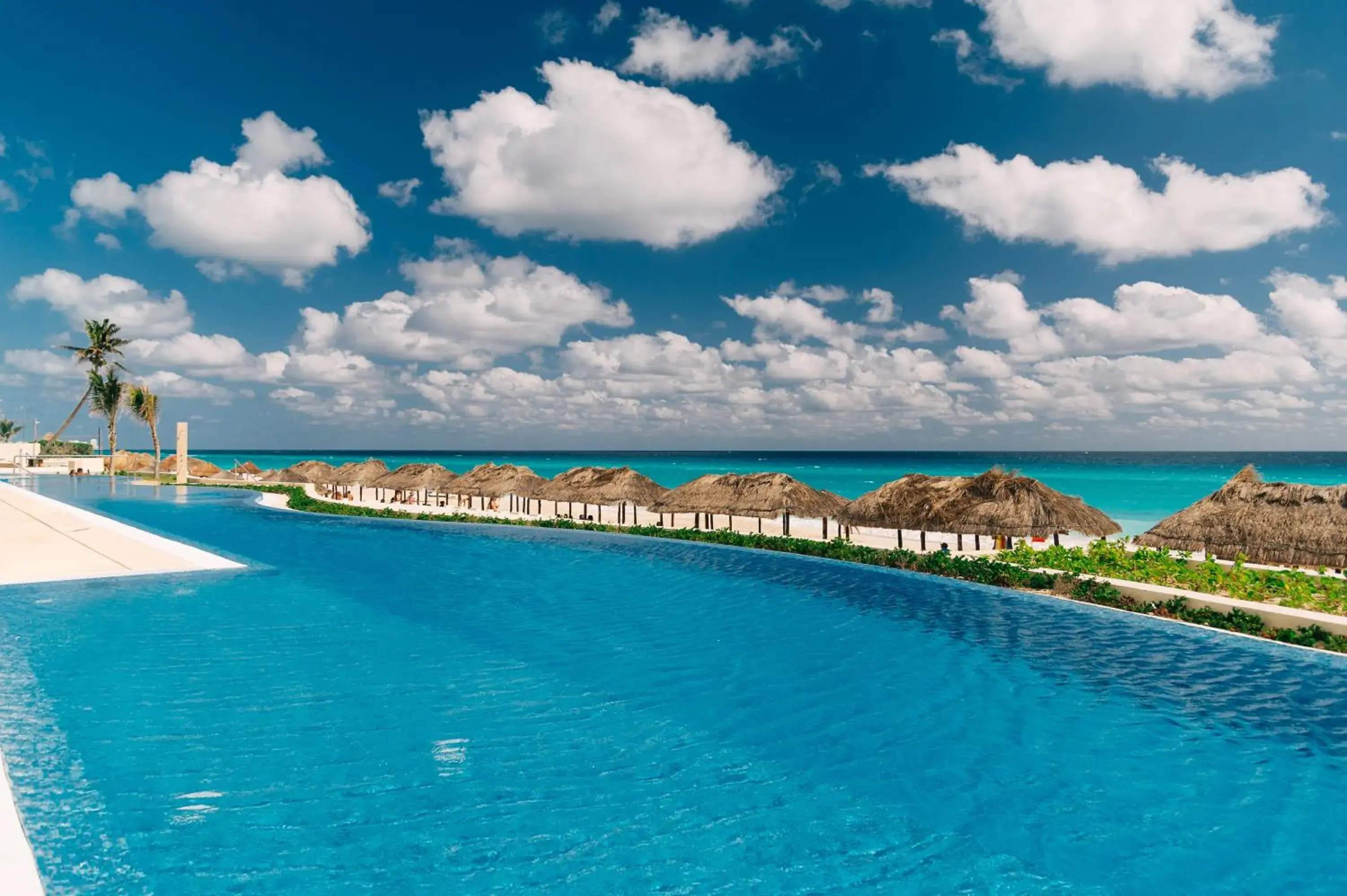 Pool view in Emporio Cancun - Buy All Inclusive Option Pool view in Emporio Cancun - Buy All Inclusive Option