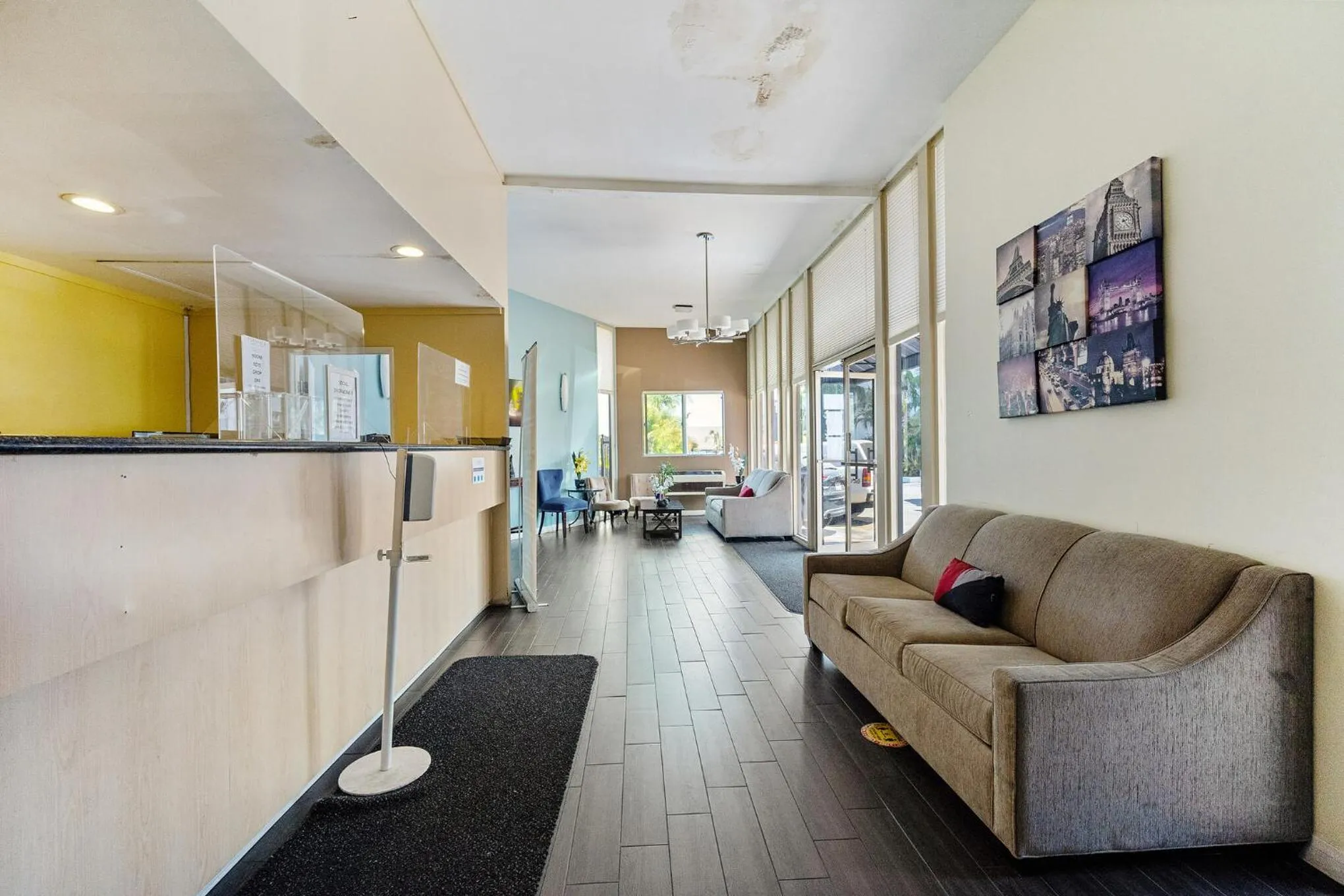 Lobby or reception in Vivo Flex Living Torrance
