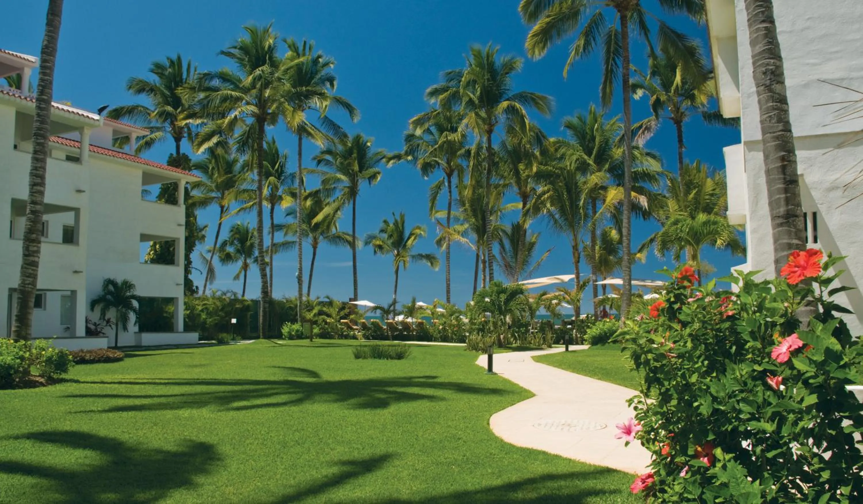 Golfcourse in Marival Emotions Resort & Suites Riviera Nayarit by Mercure