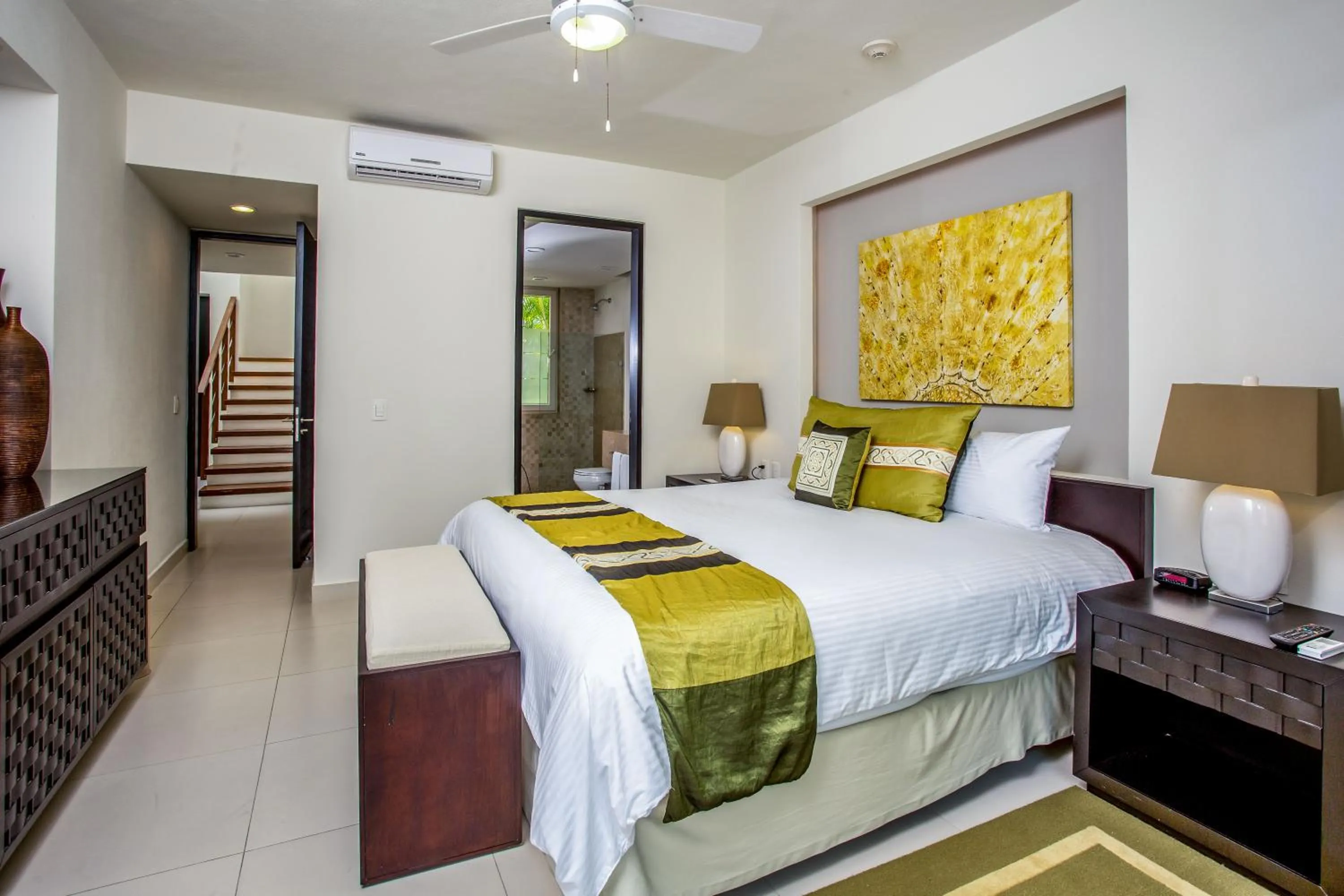 Bedroom, Bed in Marival Distinct All-Suites & World Spa - Handwritten Collection