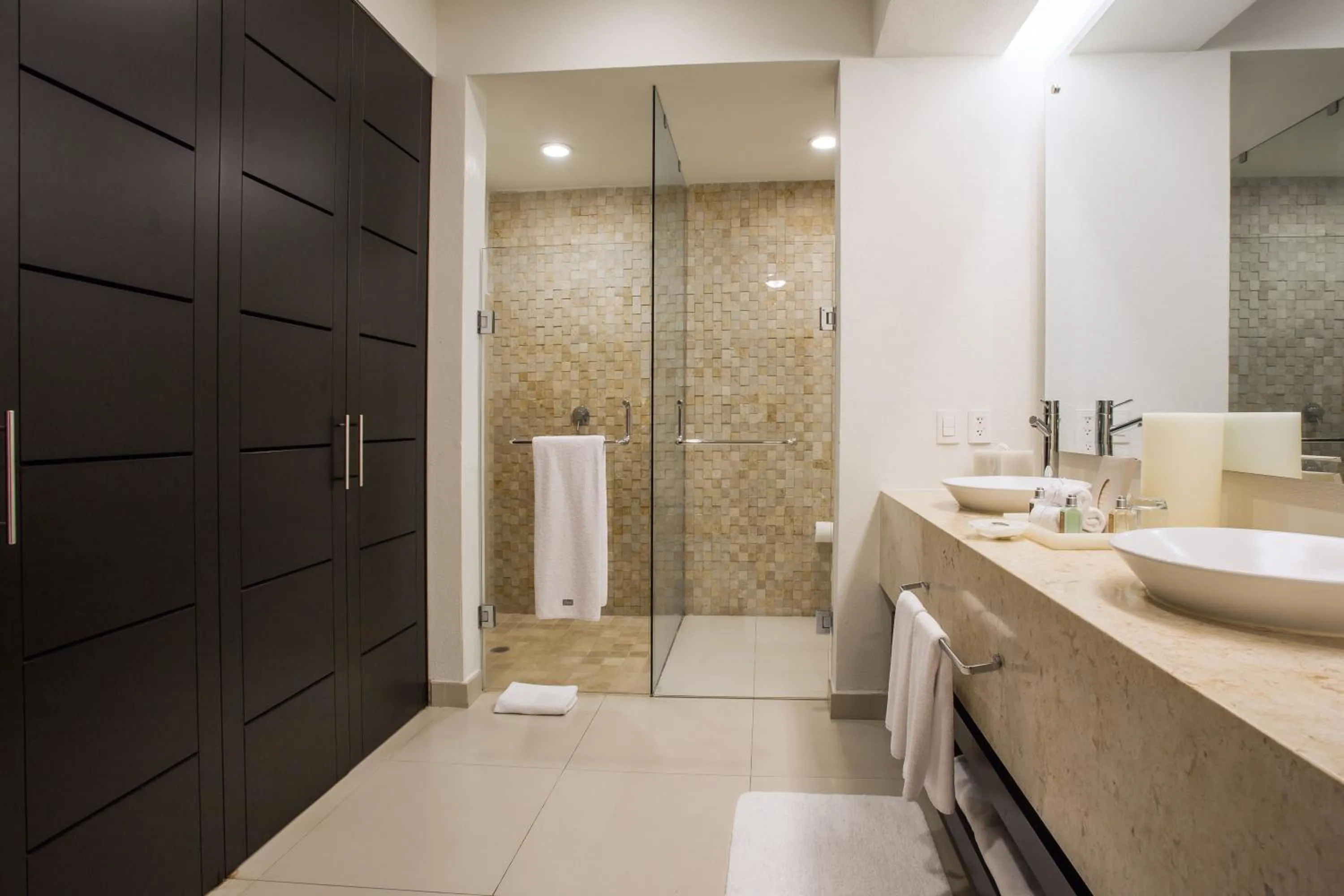 Shower in Marival Distinct All-Suites & World Spa - Handwritten Collection