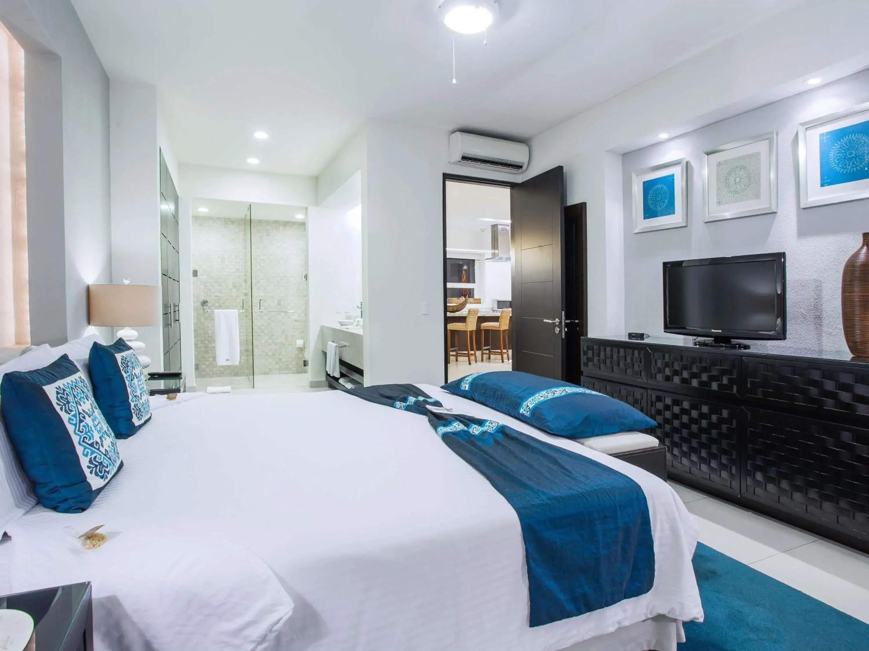 Bedroom, Bed in Marival Distinct All-Suites & World Spa - Handwritten Collection Bedroom, Bed in Marival Distinct All-Suites & World Spa - Handwritten Collection