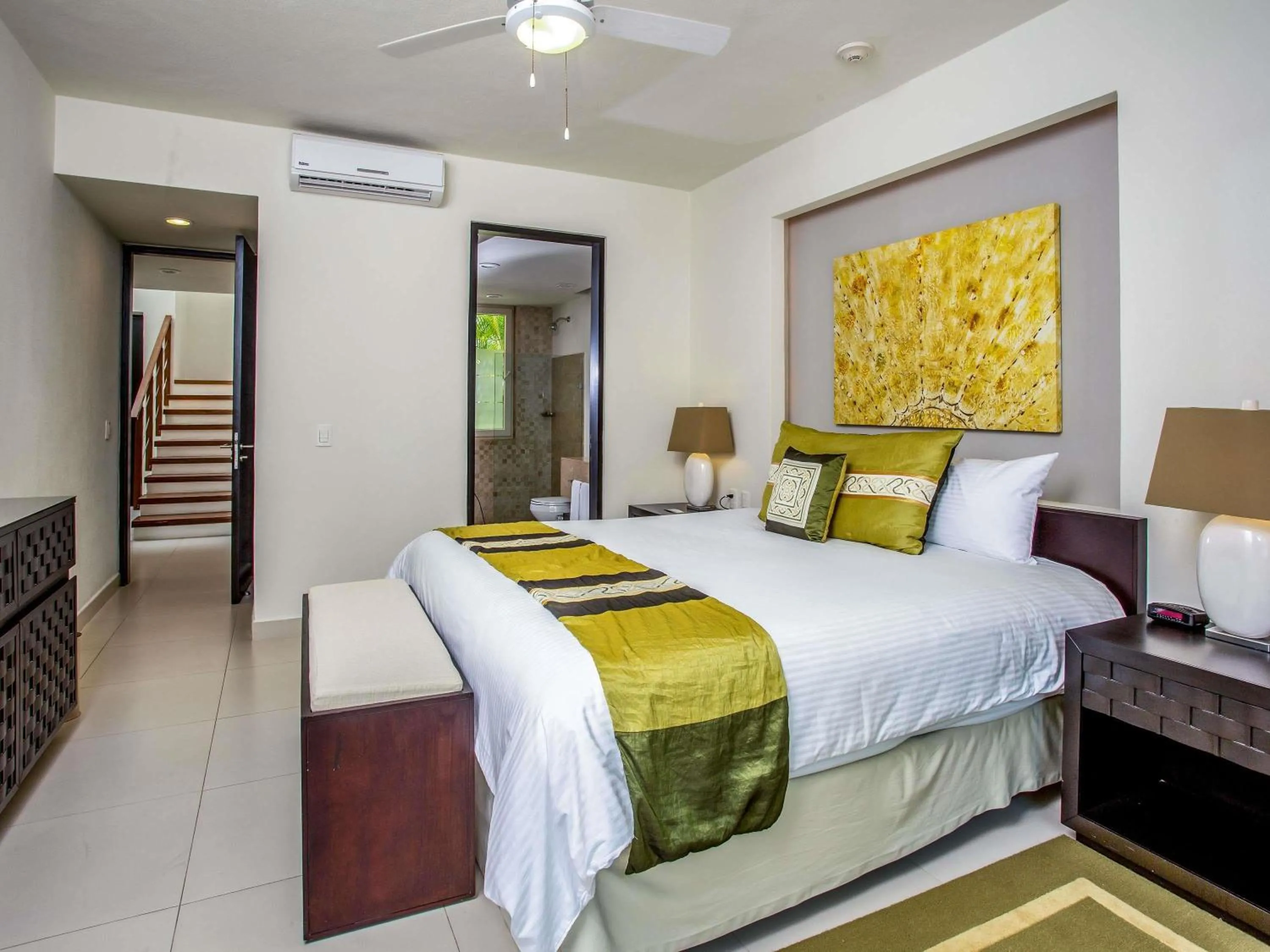 Bedroom, Bed in Marival Distinct All-Suites & World Spa - Handwritten Collection