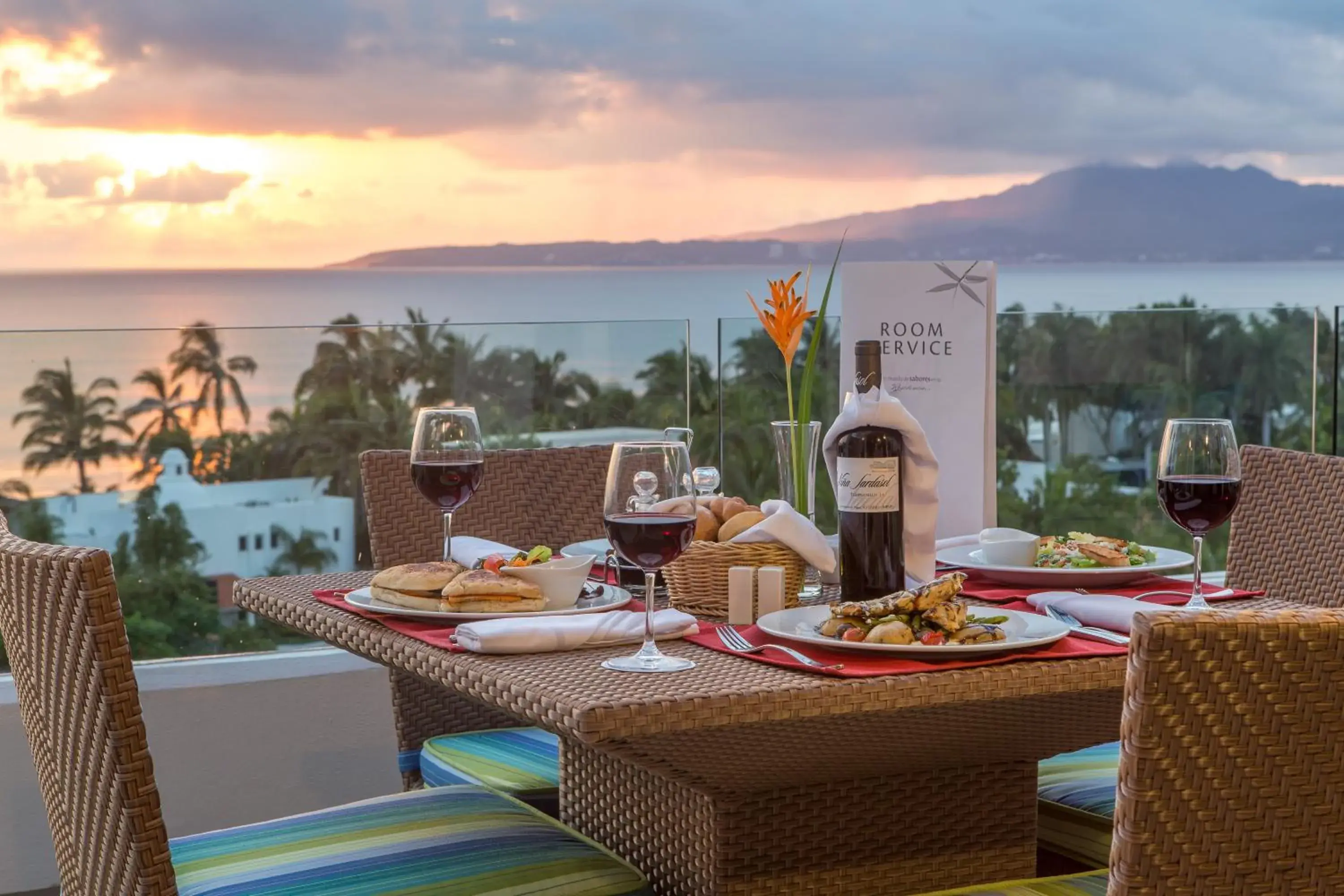 Restaurant/places to eat in Marival Distinct Residences & Spa - Handwritten Collection Restaurant/places to eat in Marival Distinct Residences & Spa - Handwritten Collection