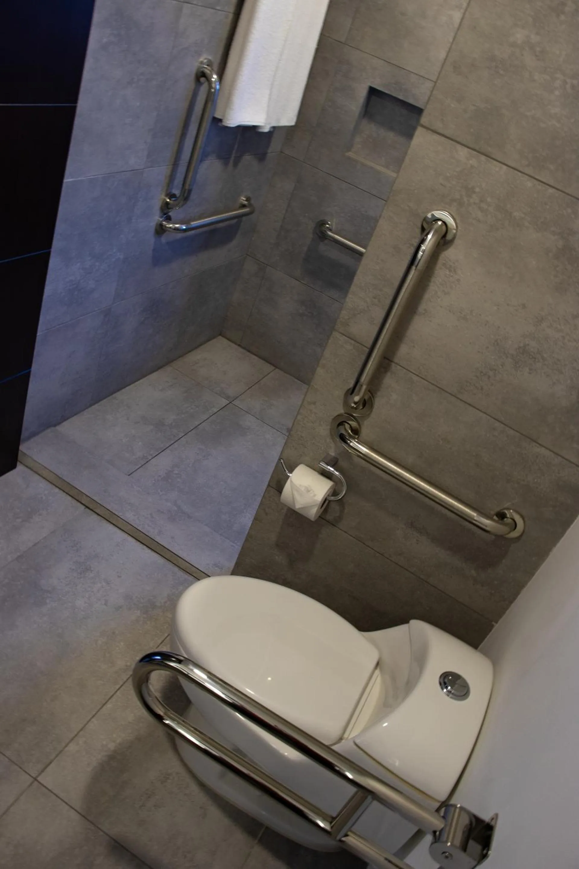 Bathroom in Estanza Hotel & Suites