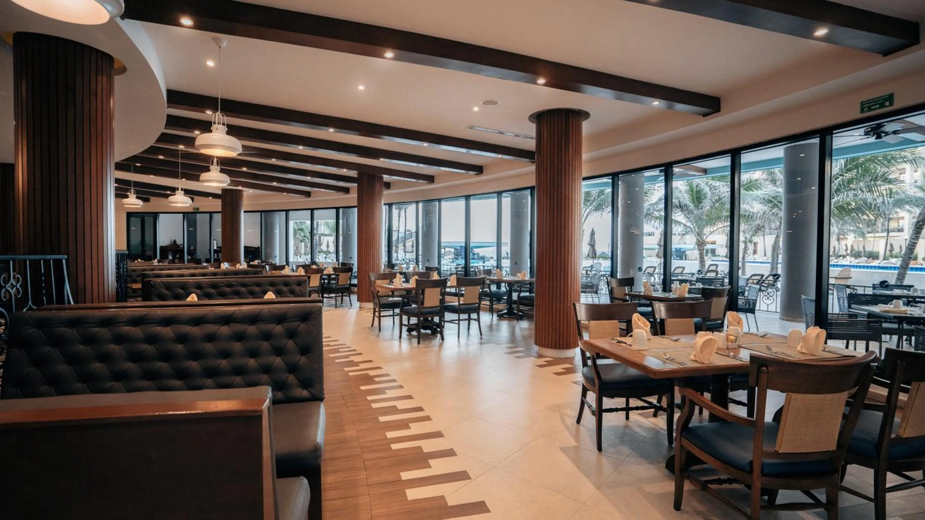 Restaurant/places to eat in The Royal Sands Resort & Spa