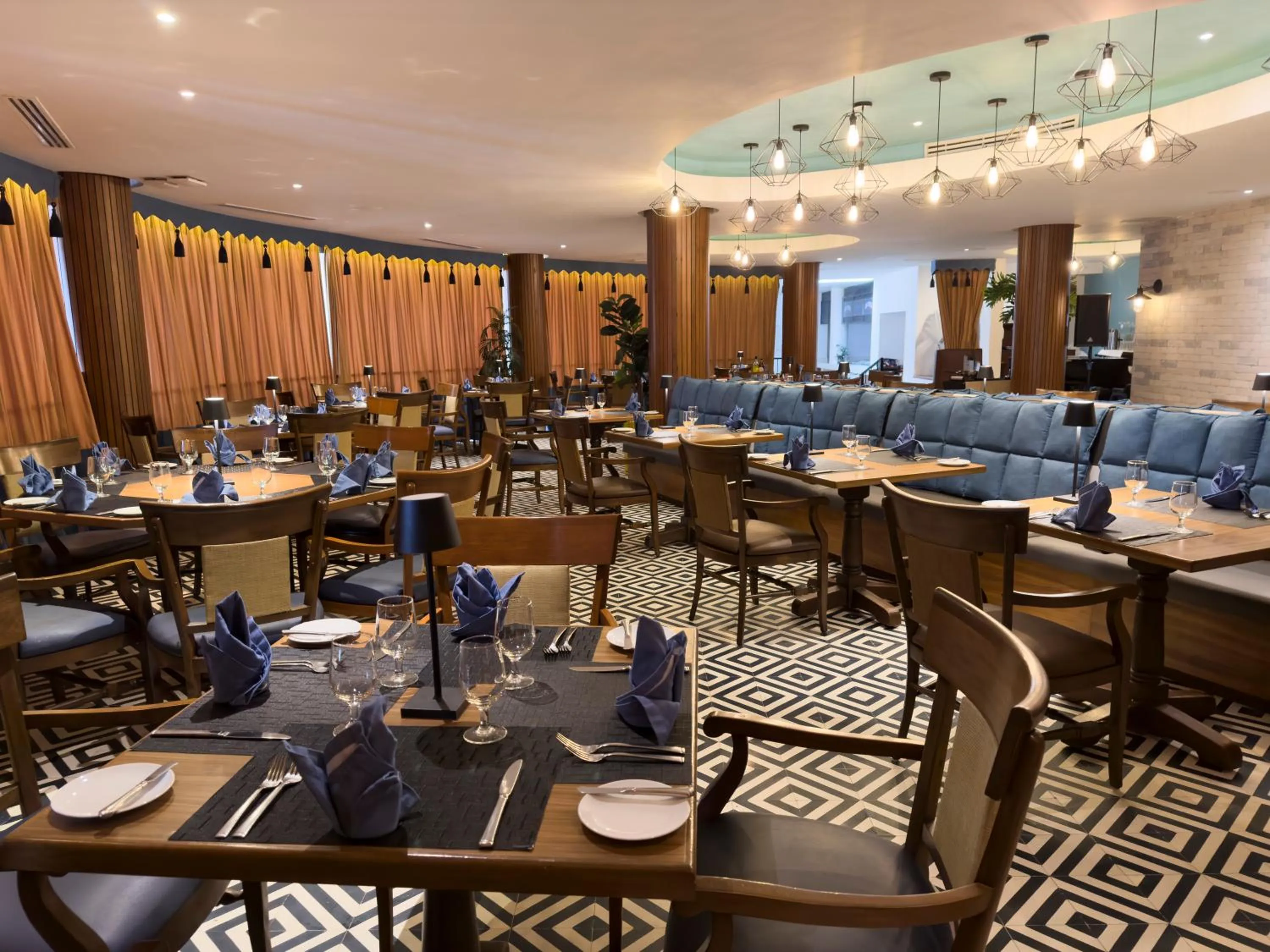 Restaurant/places to eat in The Royal Sands Resort & Spa