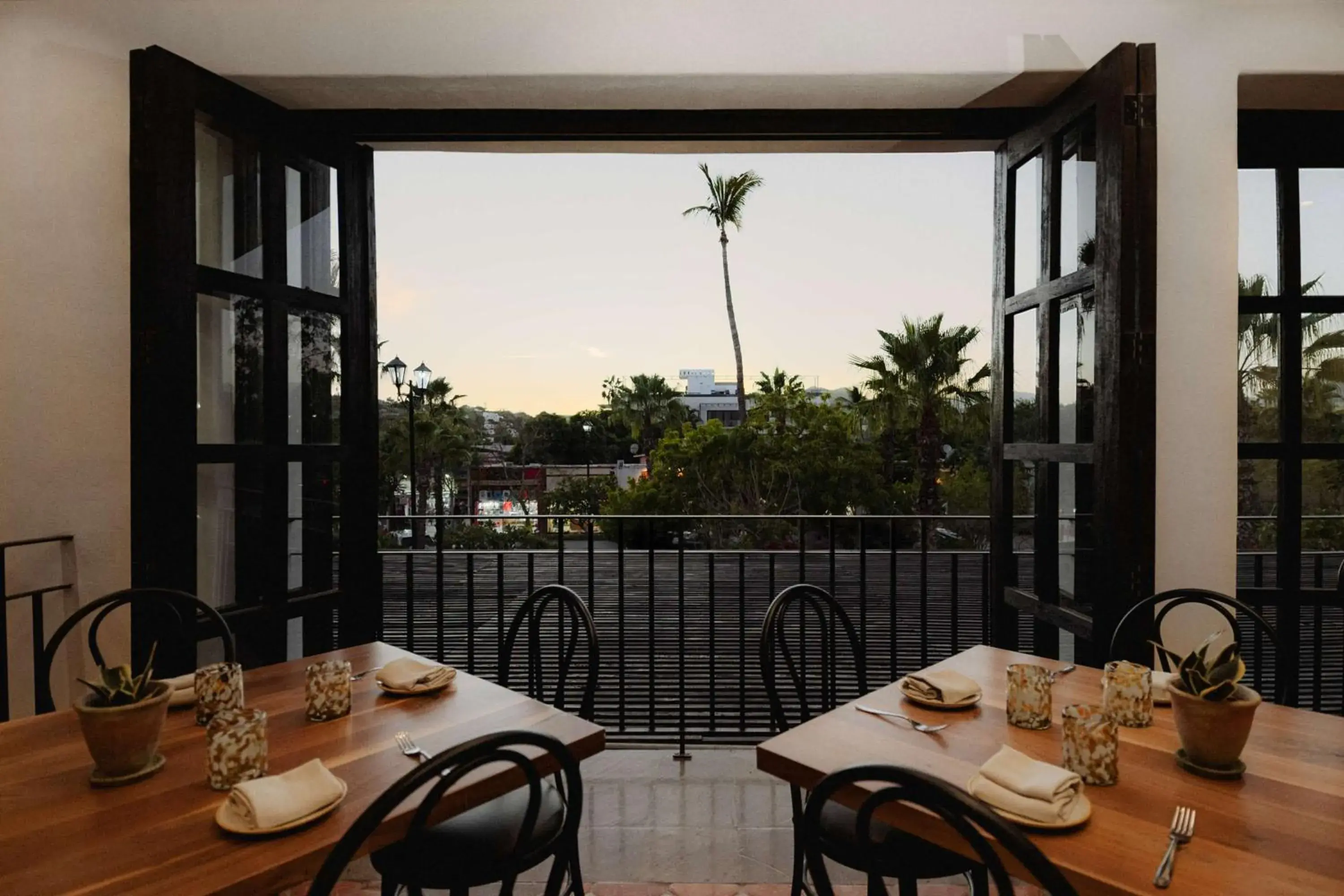 Restaurant/places to eat in Tropicana Los Cabos, Tapestry Collection by Hilton Restaurant/places to eat in Tropicana Los Cabos, Tapestry Collection by Hilton