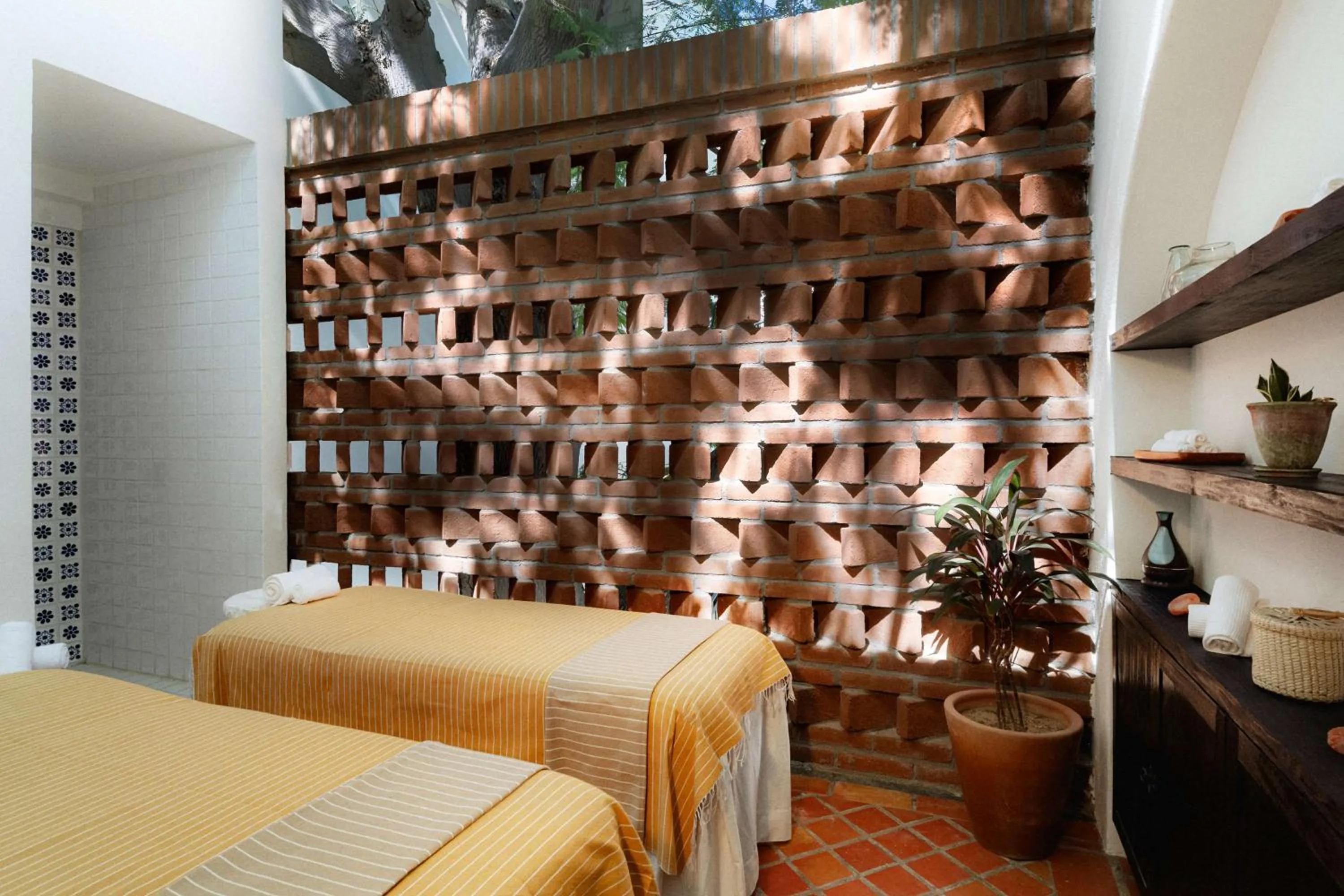 Sports, Bed in Tropicana Los Cabos, Tapestry Collection by Hilton