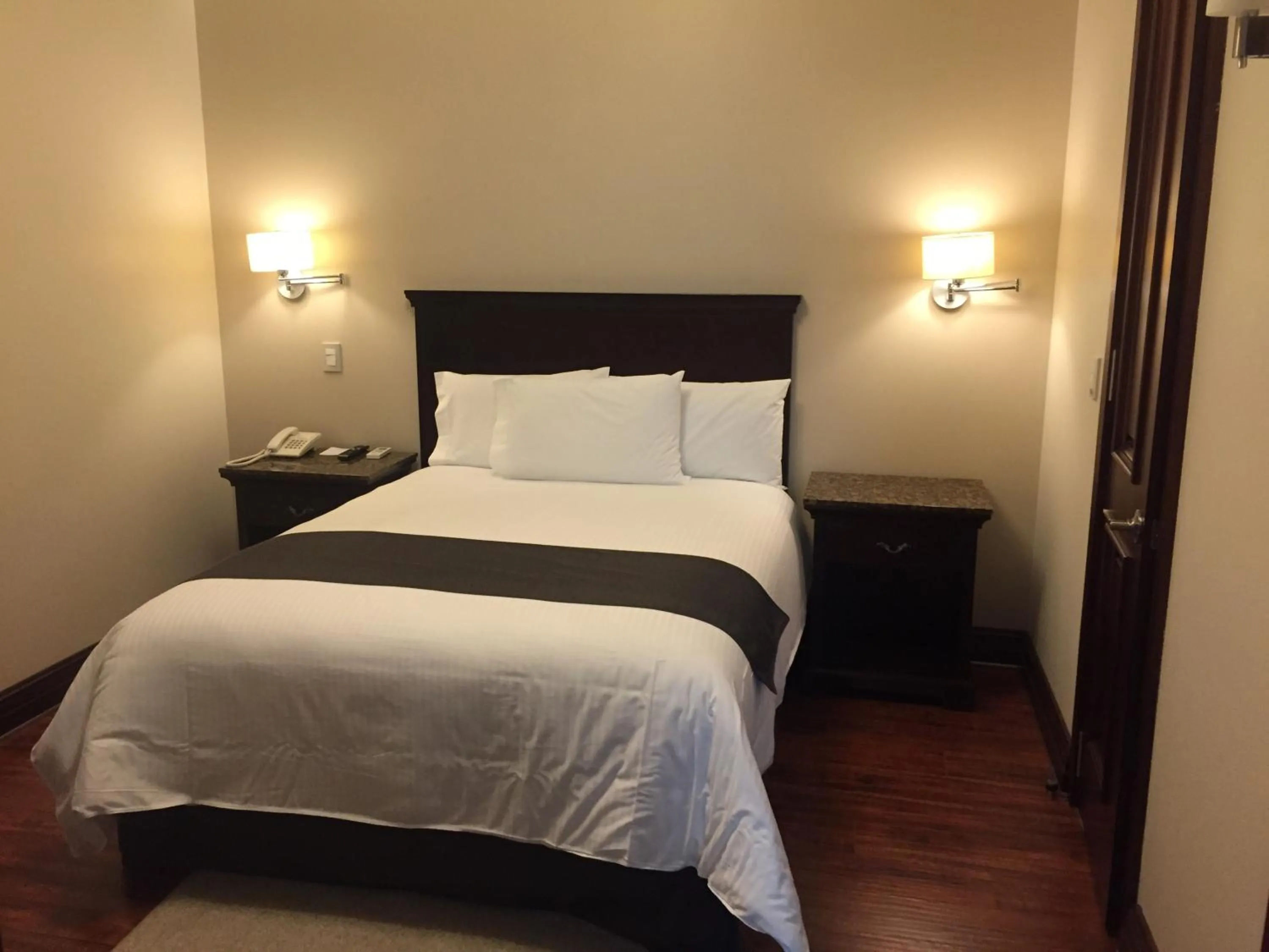 Photo of the whole room, Bed in Casa Torres