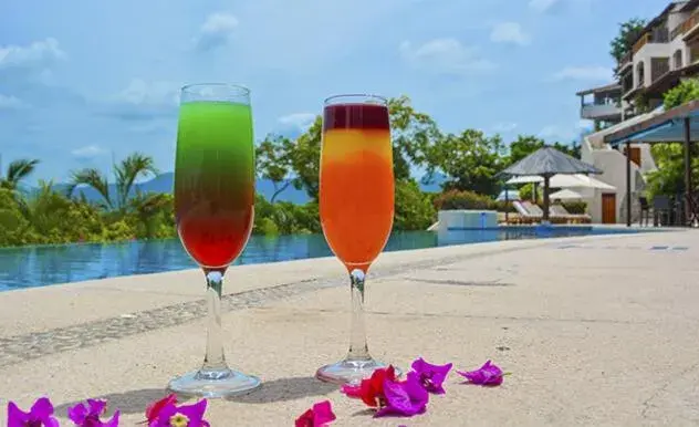 Swimming pool in Pacifica Resort Ixtapa Swimming pool in Pacifica Resort Ixtapa