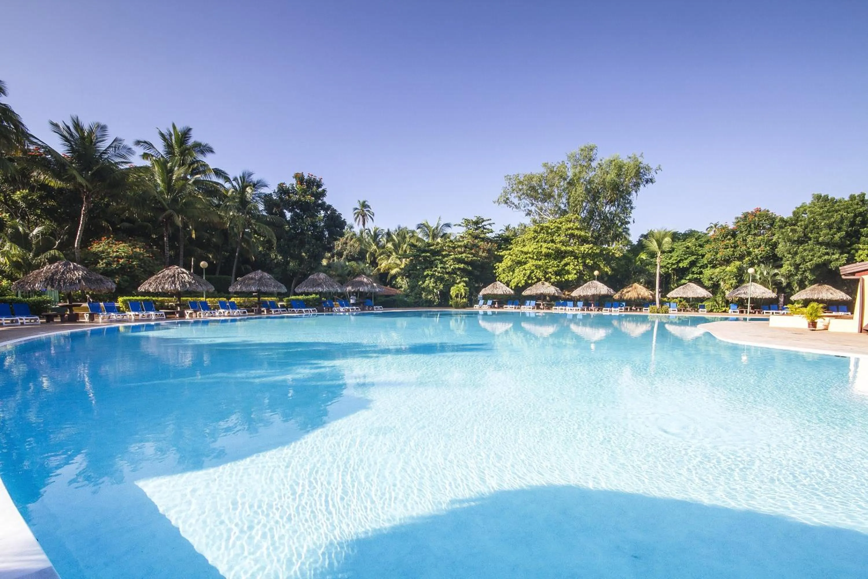 Swimming pool in Barceló Montelimar All Inclusive