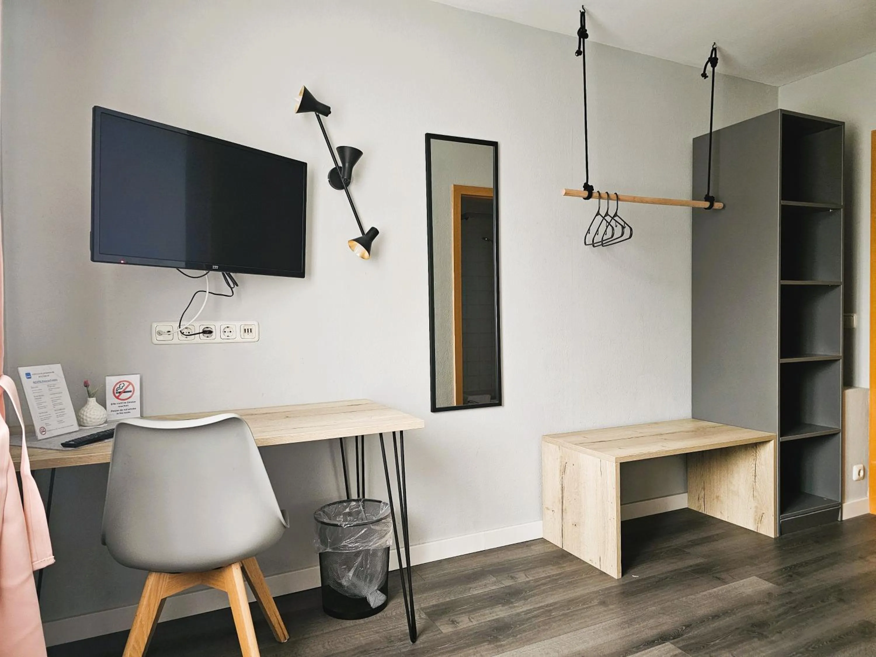 Photo of the whole room in ARRIVEL Pension Pliening - bisher Novitel