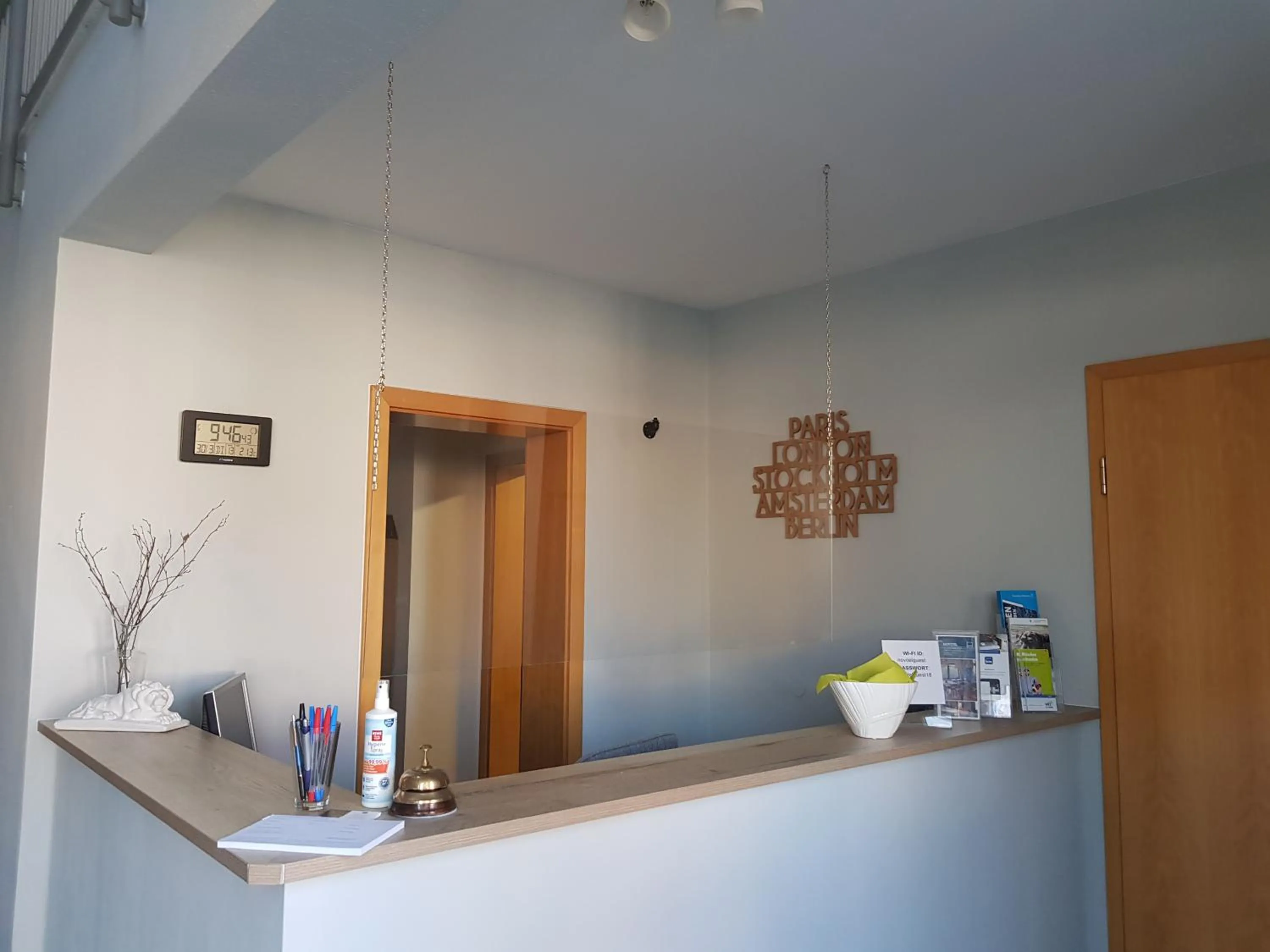 Lobby or reception in ARRIVEL Pension Pliening - bisher Novitel