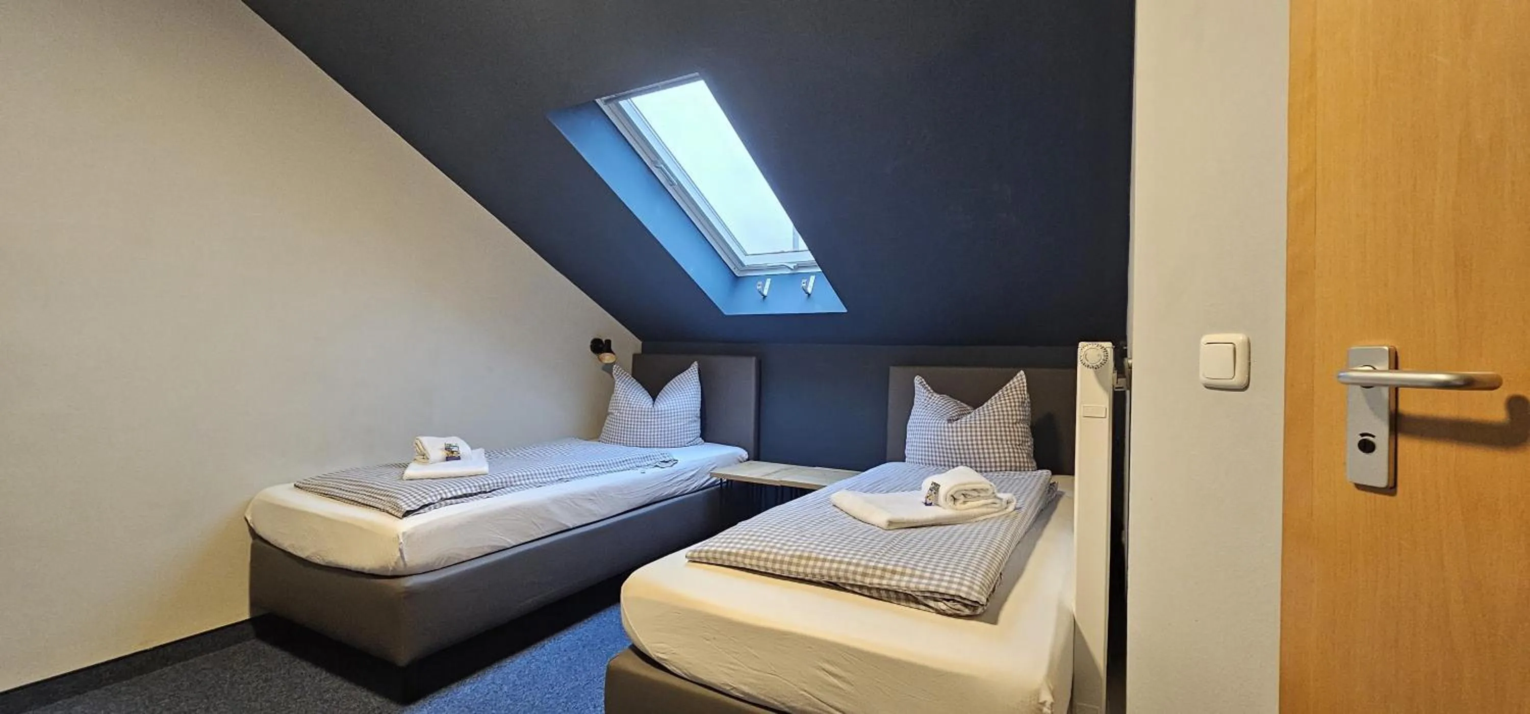 Photo of the whole room, Bed in ARRIVEL Pension Pliening - bisher Novitel