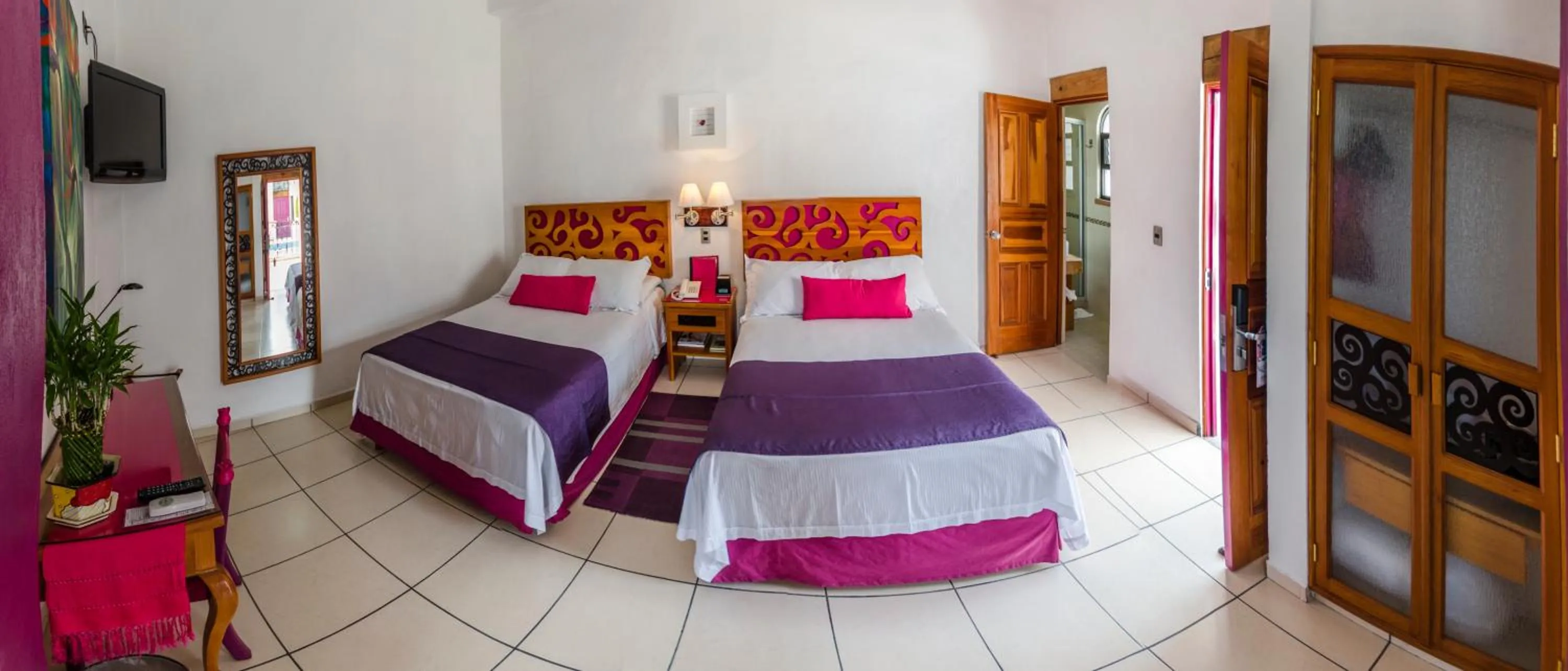 Photo of the whole room, Bed in Boutique Pueblo Lindo