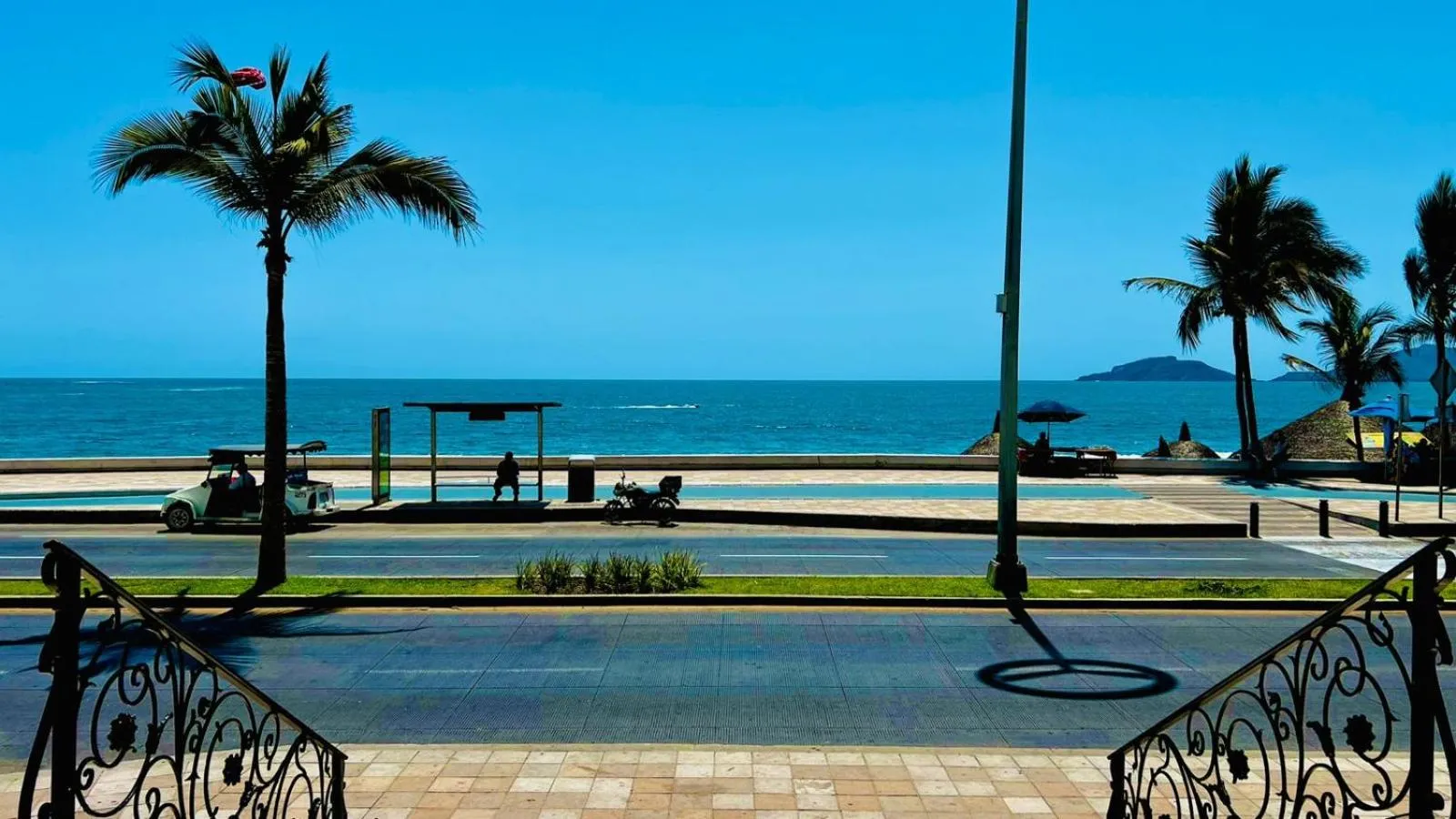 Day in Hacienda Mazatlán sea view