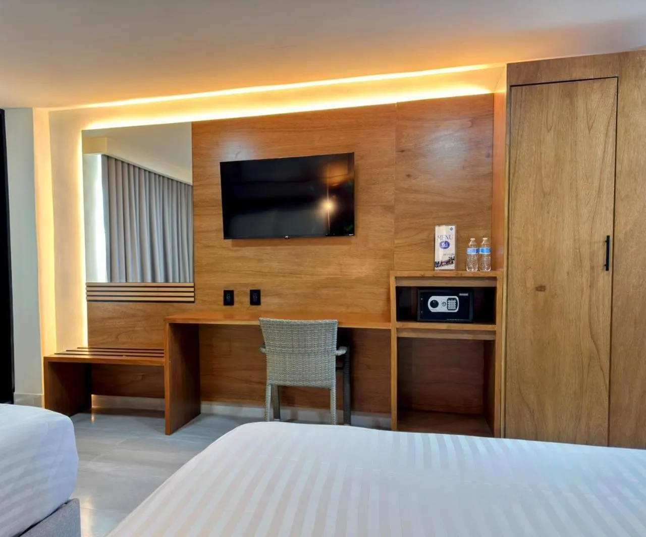 Photo of the whole room, Bed in Hacienda Mazatlán sea view