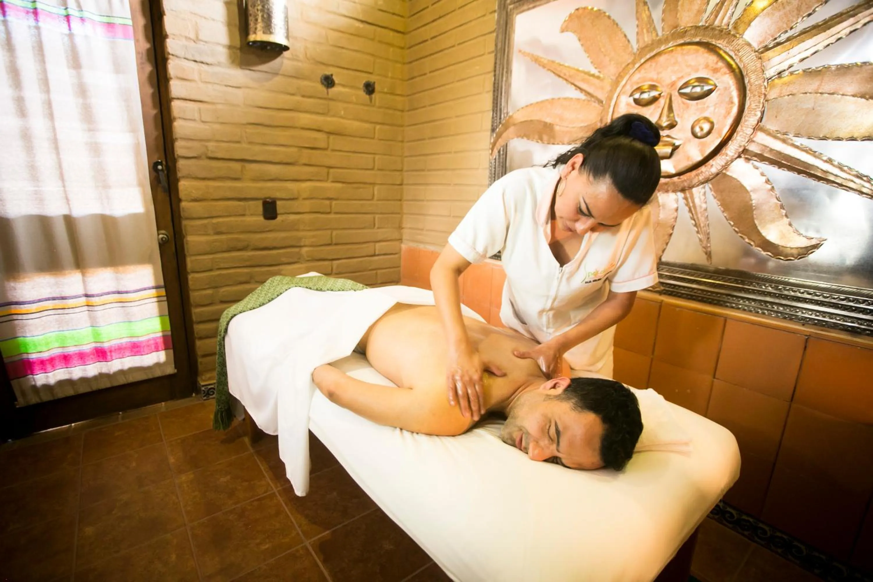 Massage in Hotel Los Olivos Spa