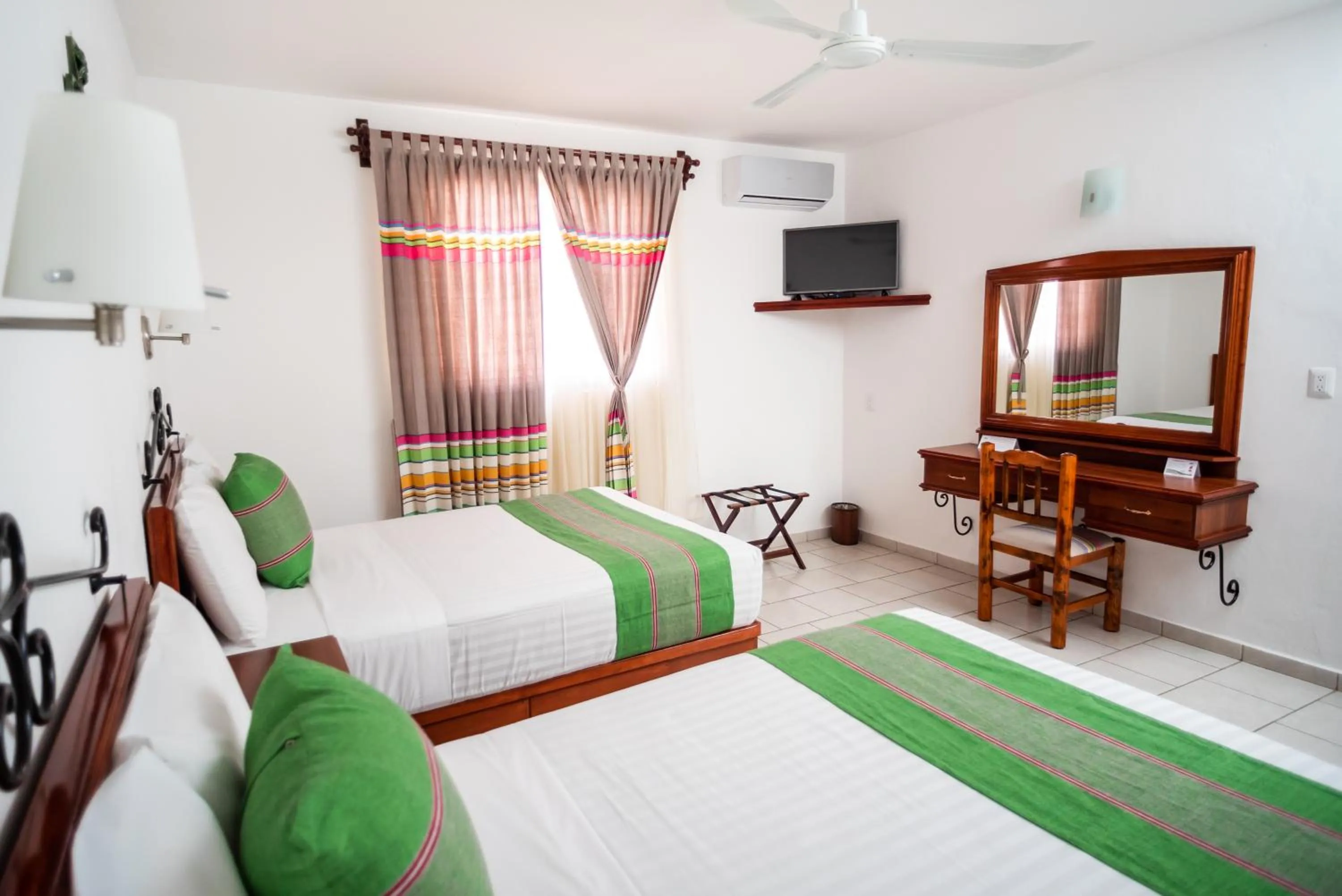 Bed in Hotel Los Olivos Spa