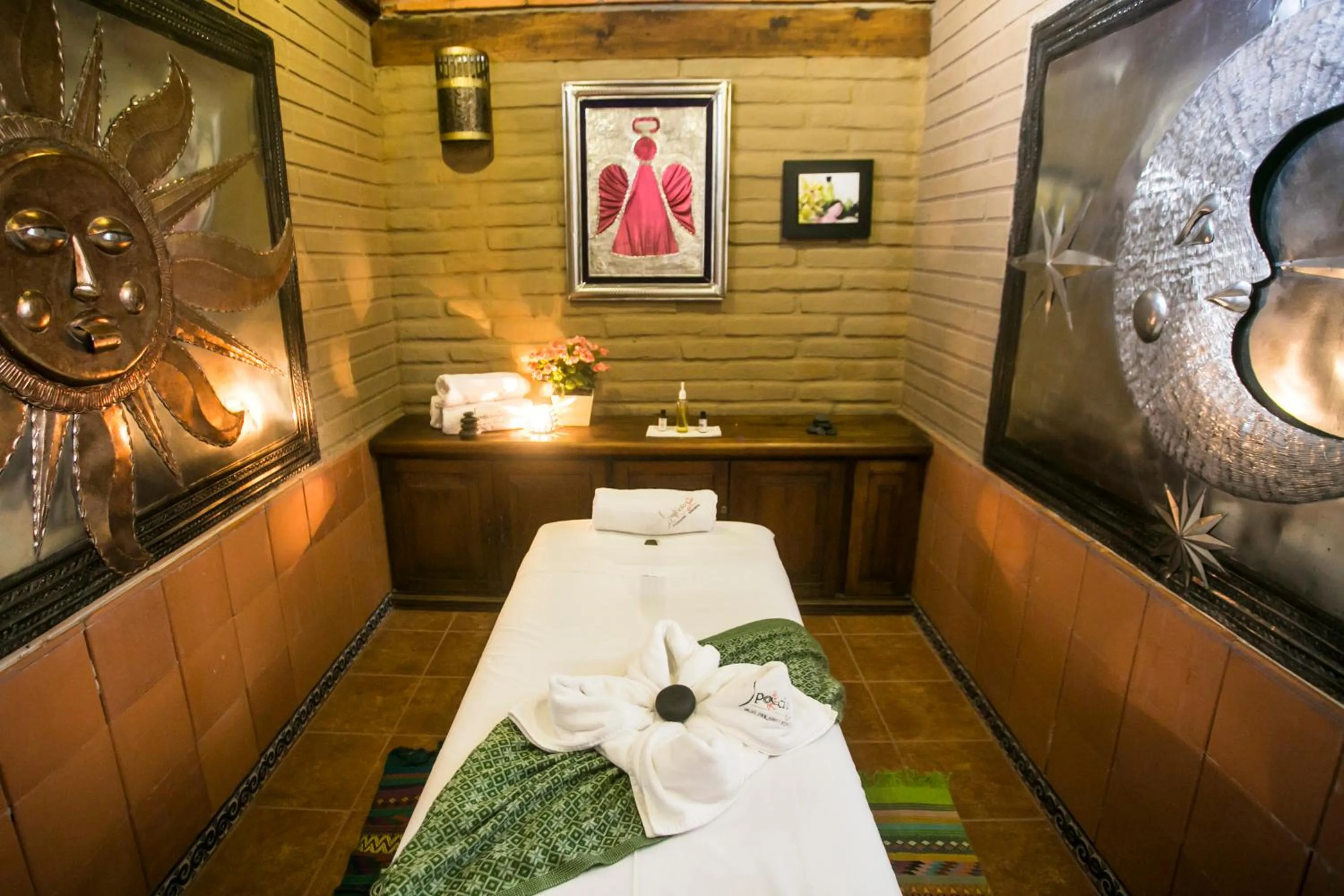 Massage in Hotel Los Olivos Spa
