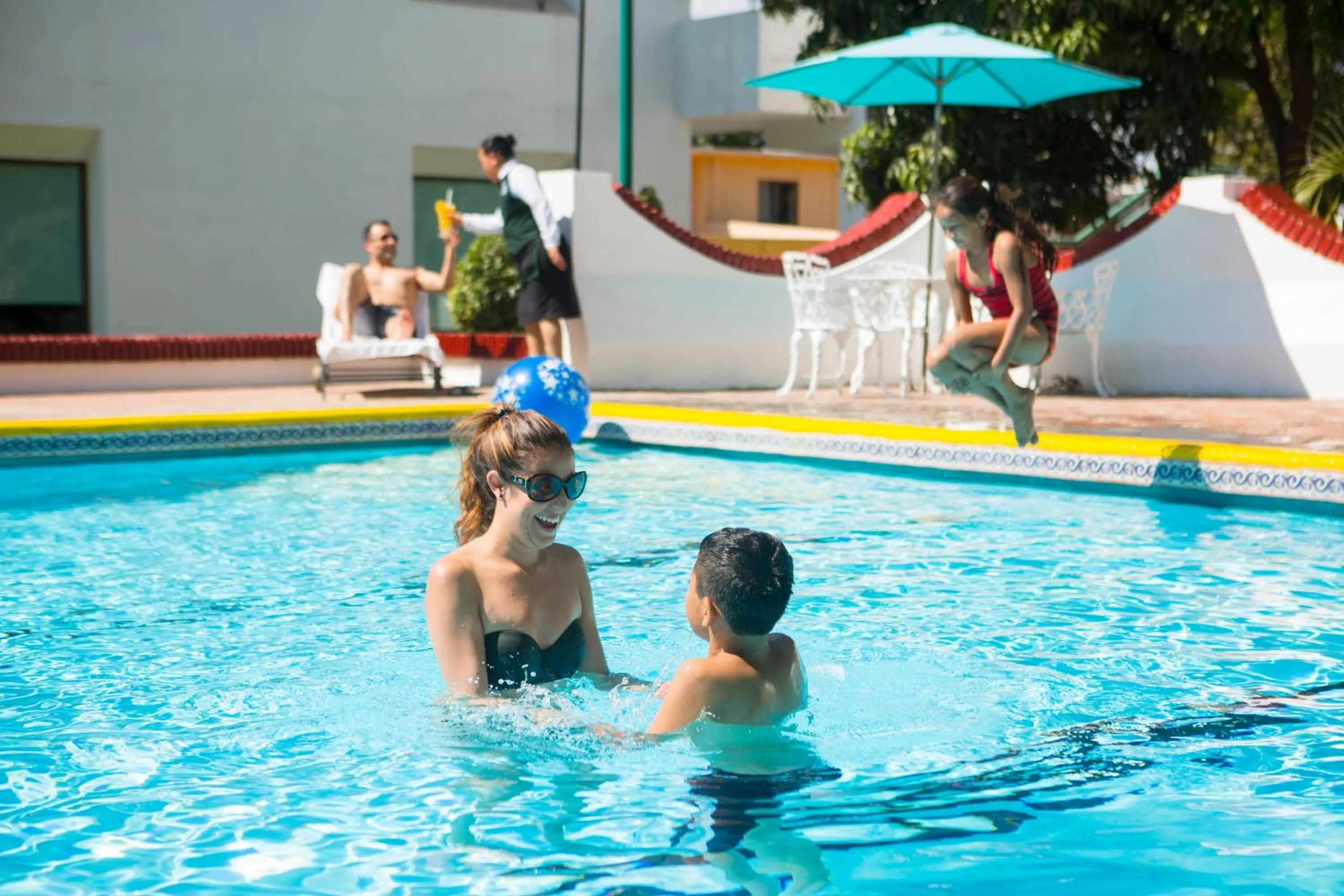 Swimming pool in Hotel Los Olivos Spa