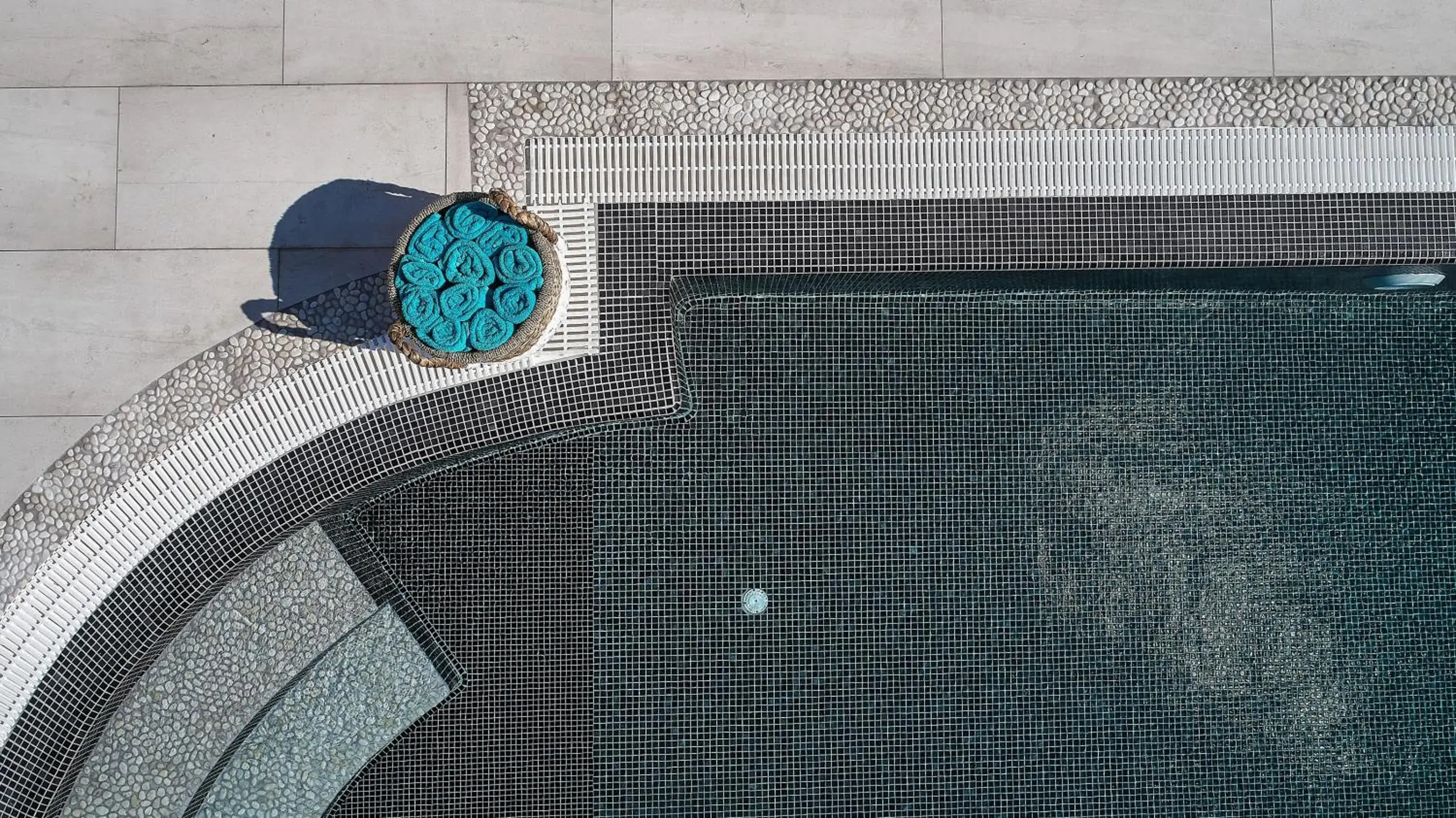 Swimming pool in Petri Suites Swimming pool in Petri Suites