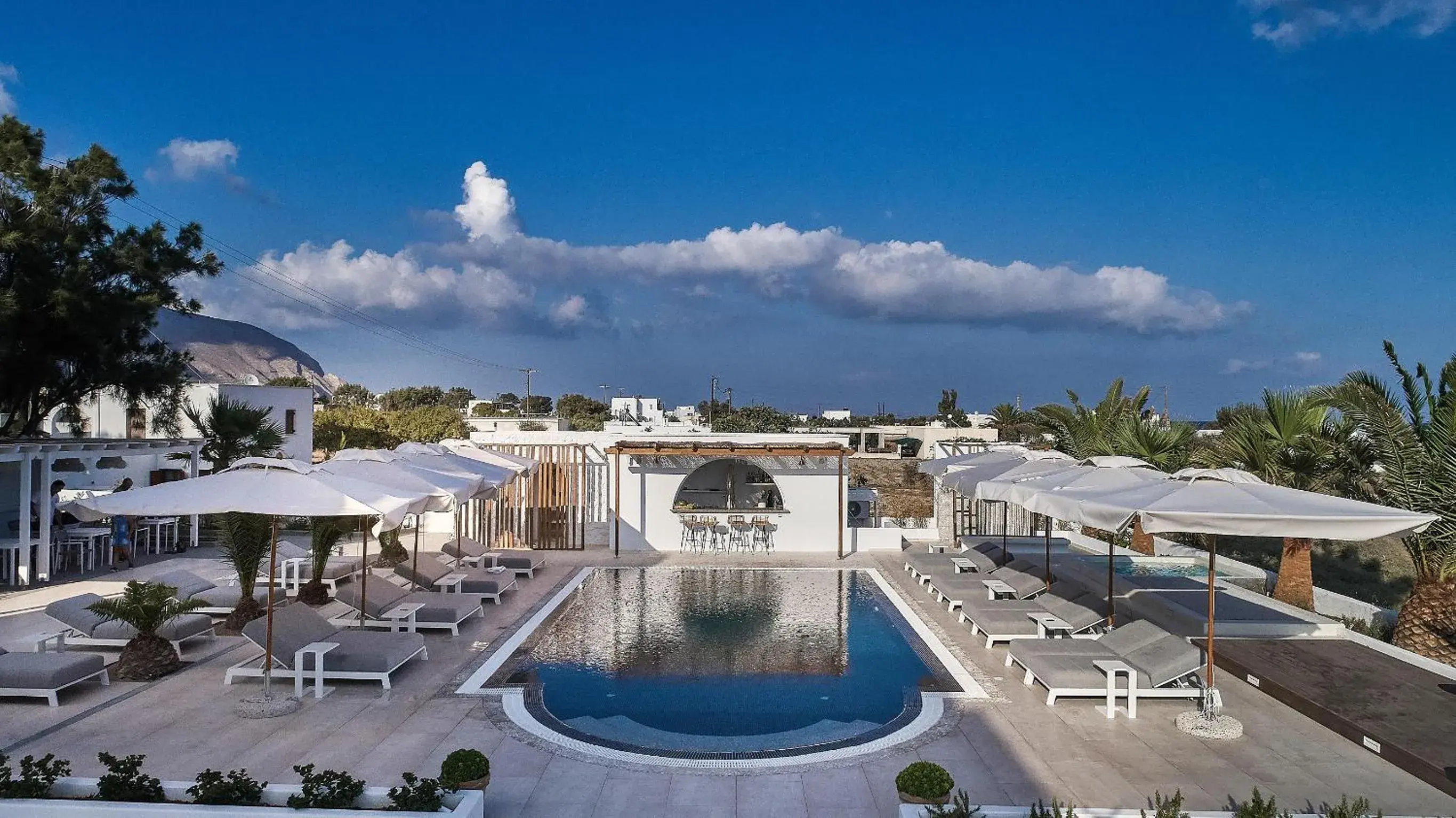 Property building in Petri Suites Property building in Petri Suites