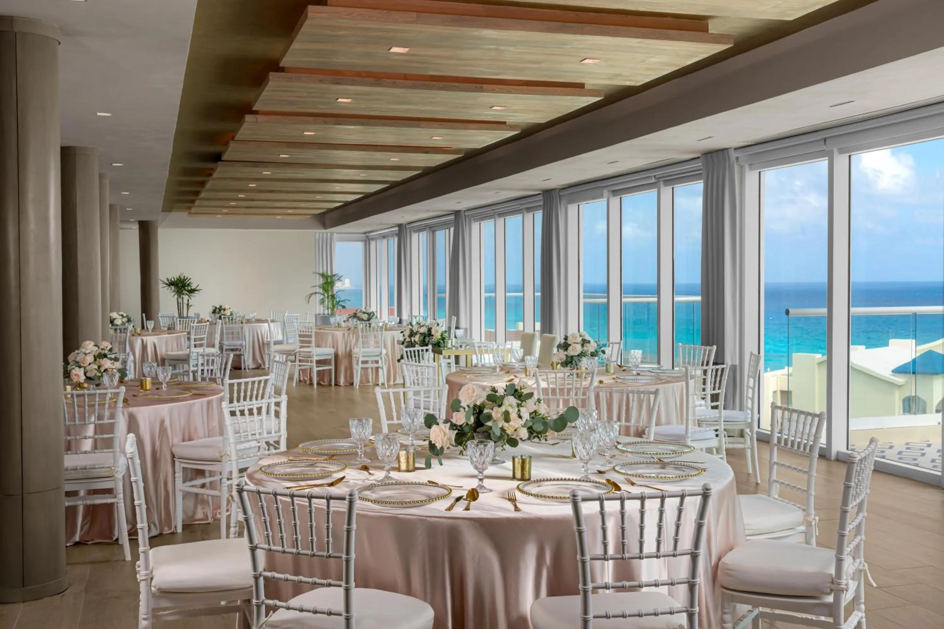 Meeting/conference room in Hilton Cancun Mar Caribe All-Inclusive Resort