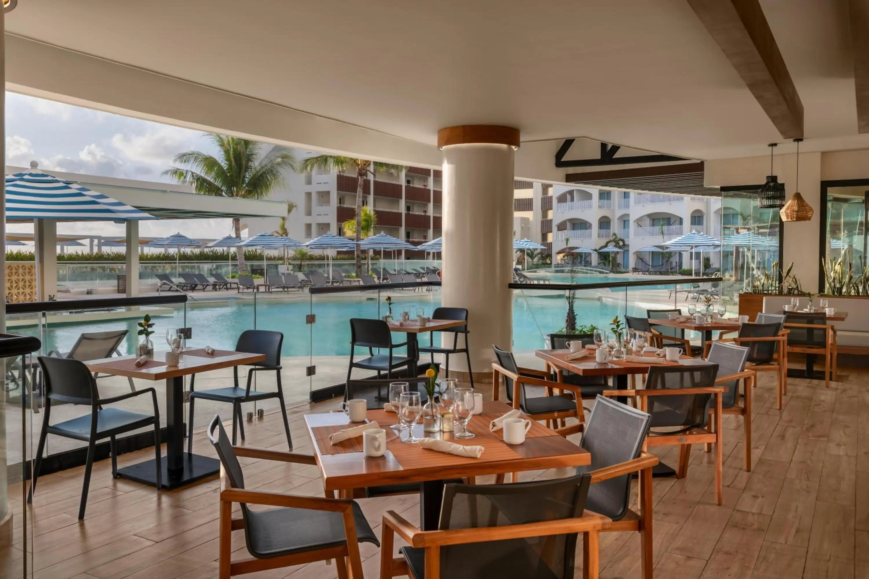 Restaurant/places to eat in Hilton Cancun Mar Caribe All-Inclusive Resort