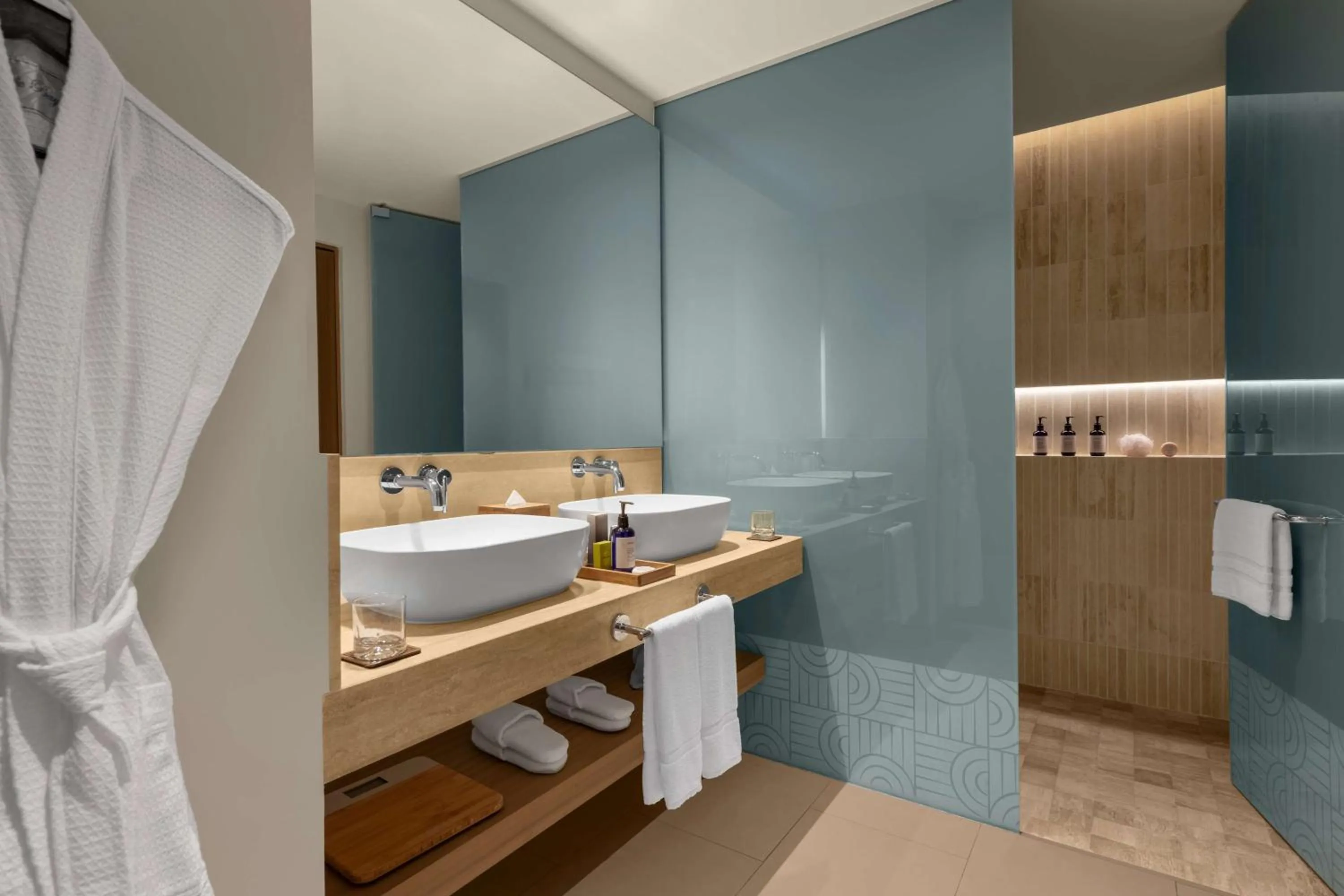 Bathroom in Hilton Cancun Mar Caribe All-Inclusive Resort