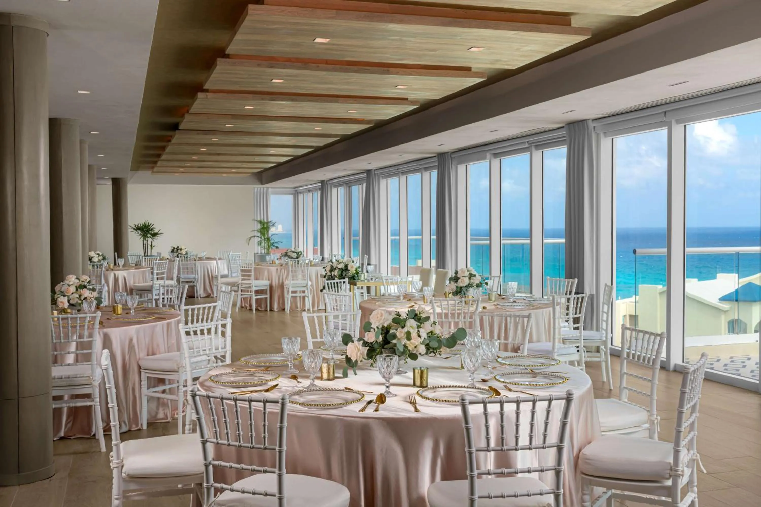 Meeting/conference room in Hilton Cancun Mar Caribe All-Inclusive Resort