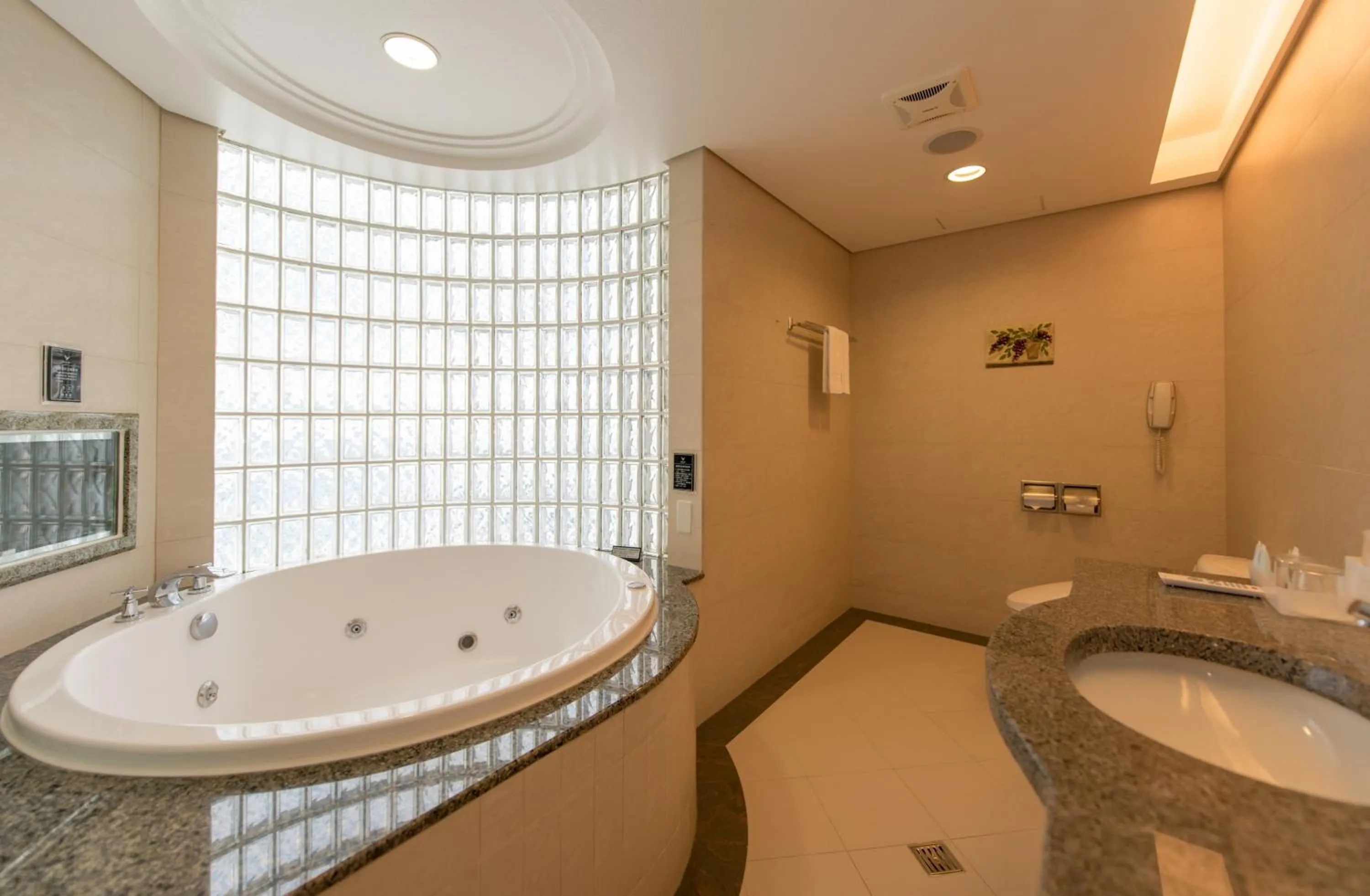 Bathroom in Lake Hotel